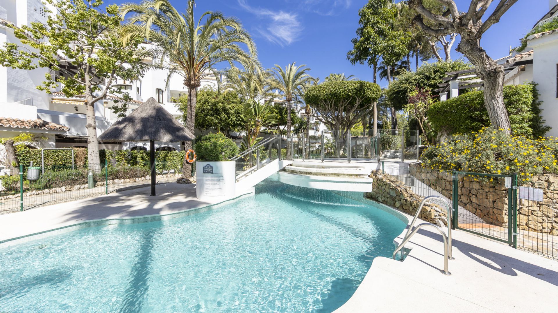 For sale apartment in Golden Beach