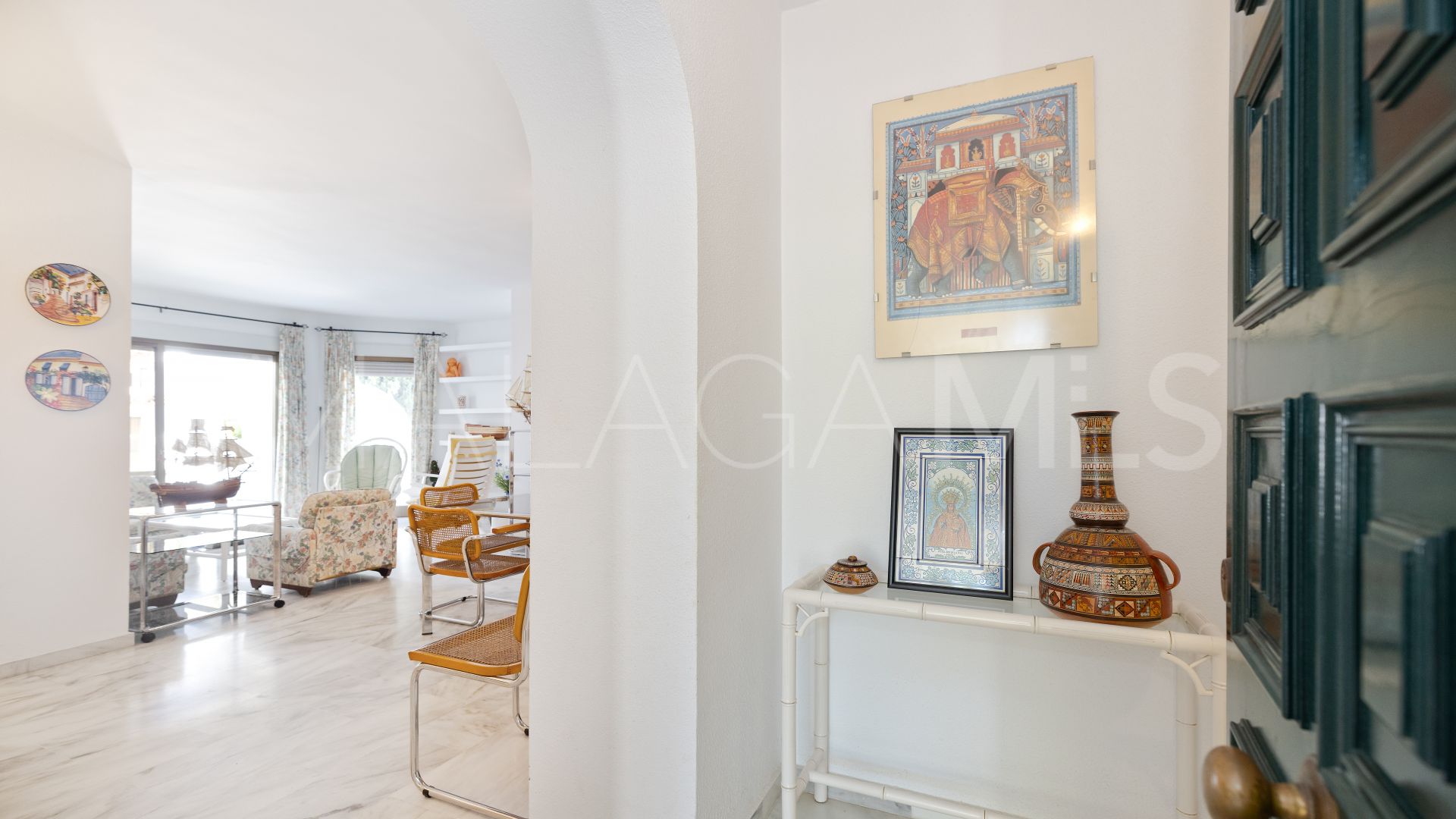 For sale apartment in Golden Beach