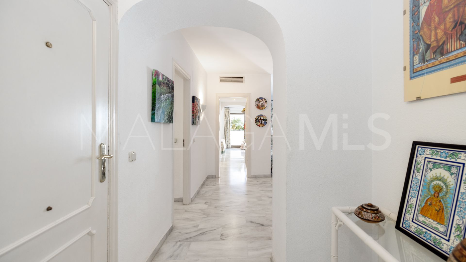 For sale apartment in Golden Beach