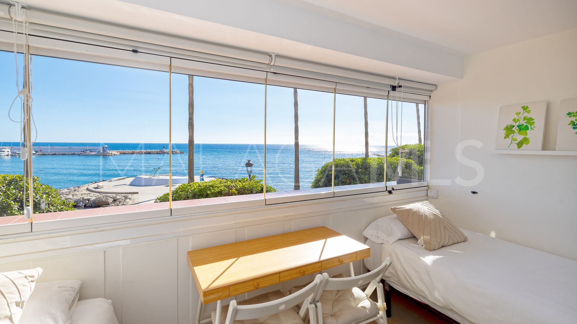 For sale Playa de la Fontanilla apartment with 1 bedroom