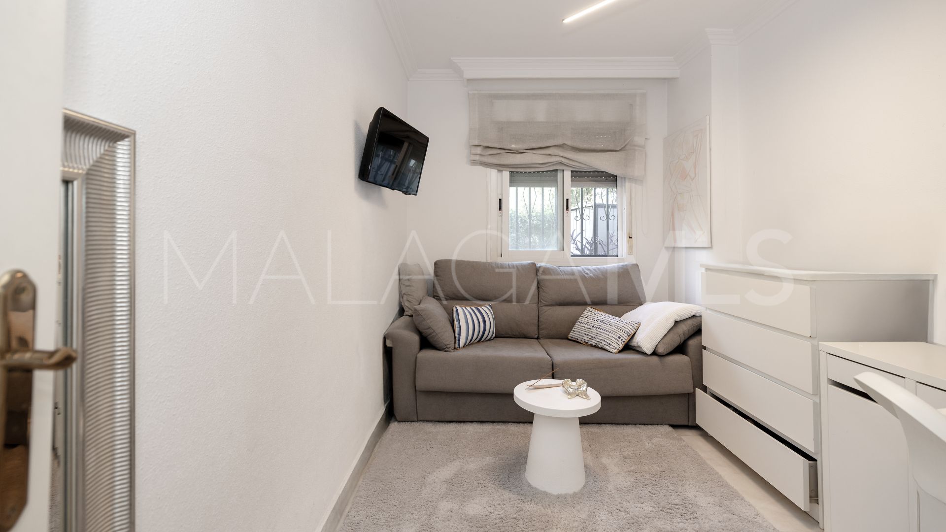 For sale ground floor apartment with 2 bedrooms in Los Pinos de Nagüeles