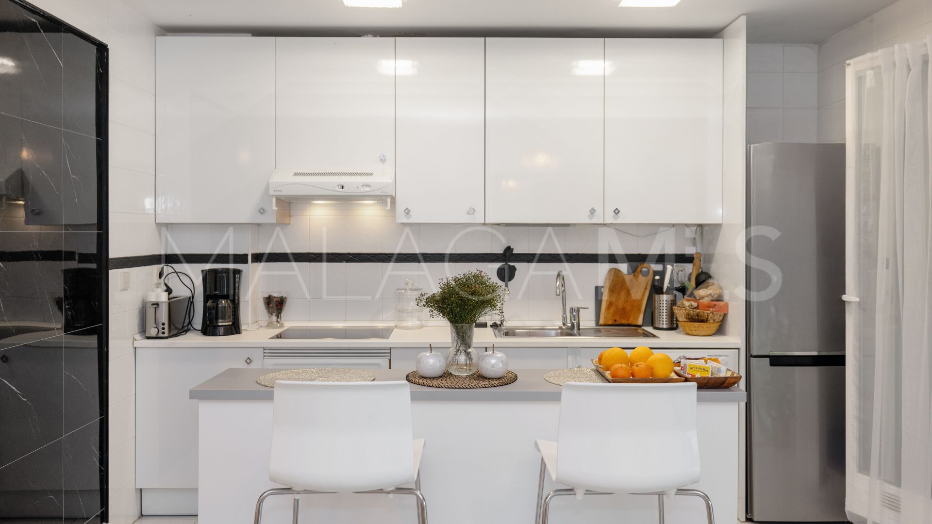 For sale ground floor apartment with 2 bedrooms in Los Pinos de Nagüeles
