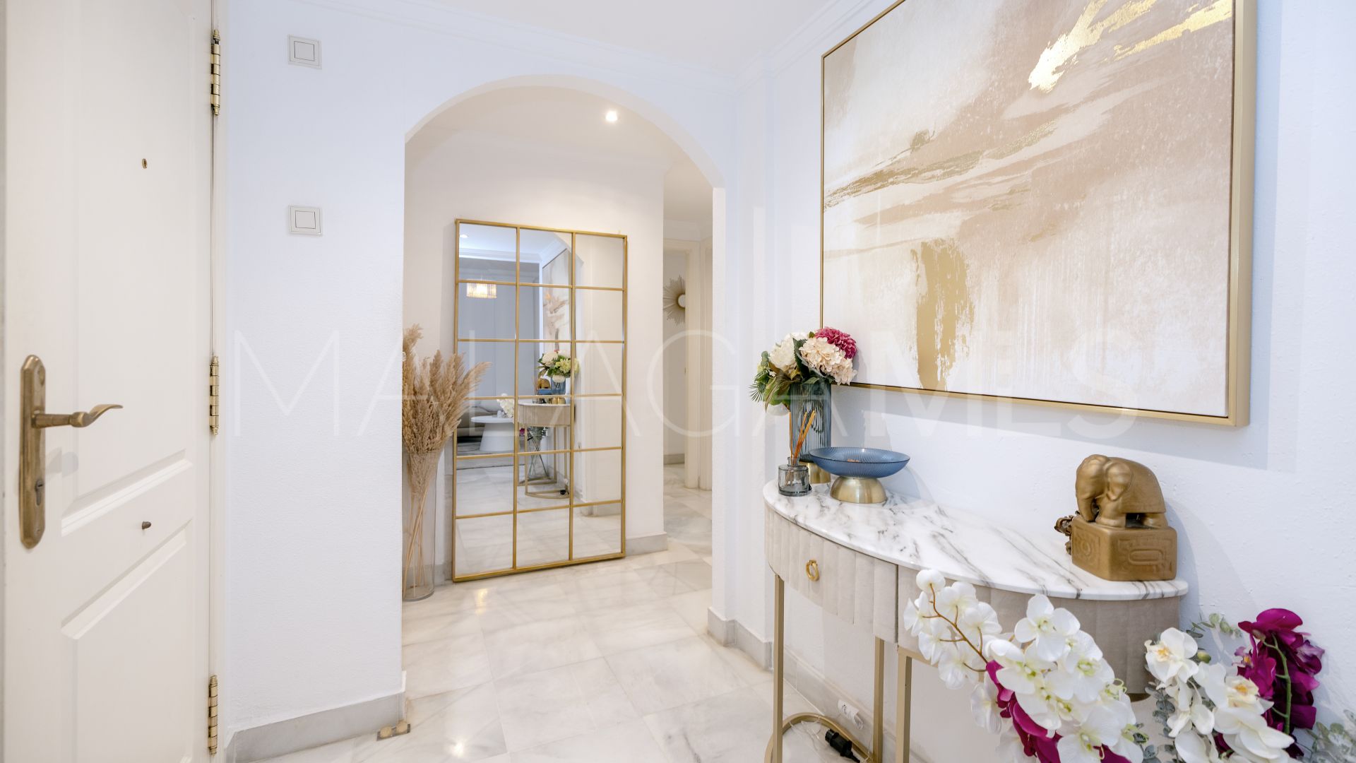 For sale ground floor apartment with 2 bedrooms in Los Pinos de Nagüeles
