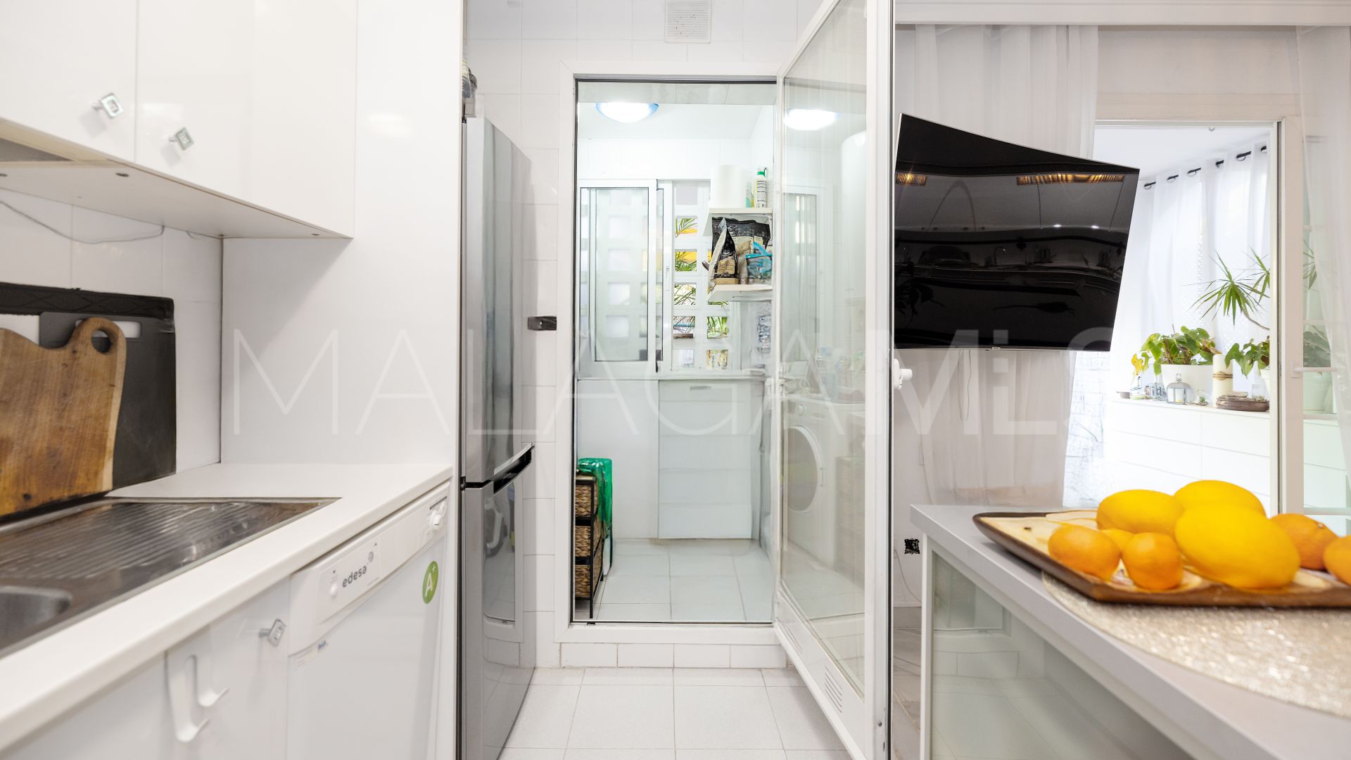 For sale ground floor apartment with 2 bedrooms in Los Pinos de Nagüeles