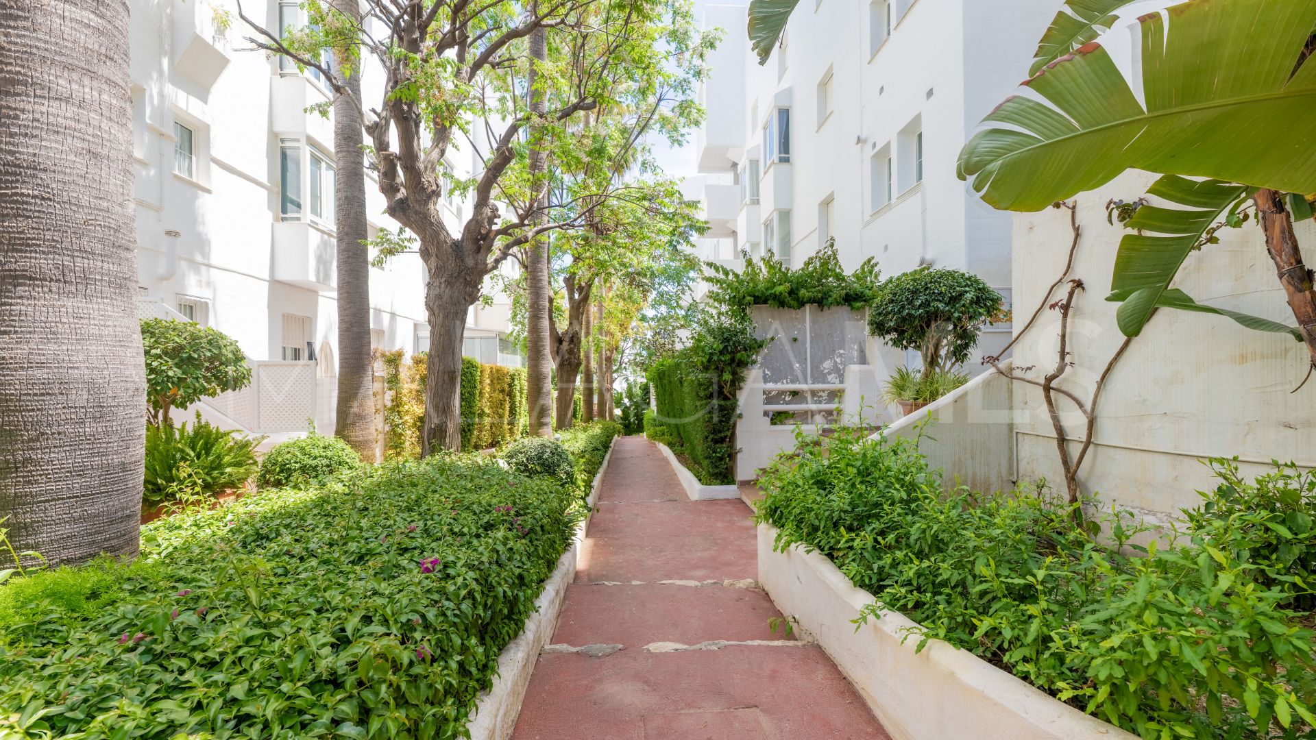 Marbella Real, atico duplex with 2 bedrooms for sale