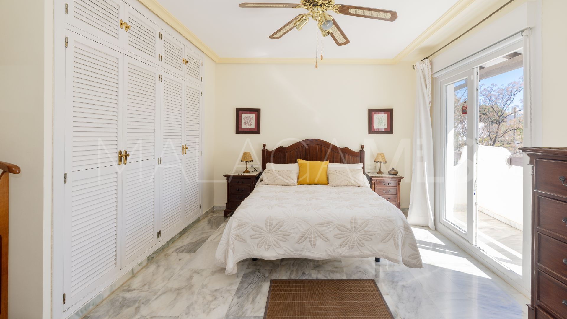 For sale El Capricho town house