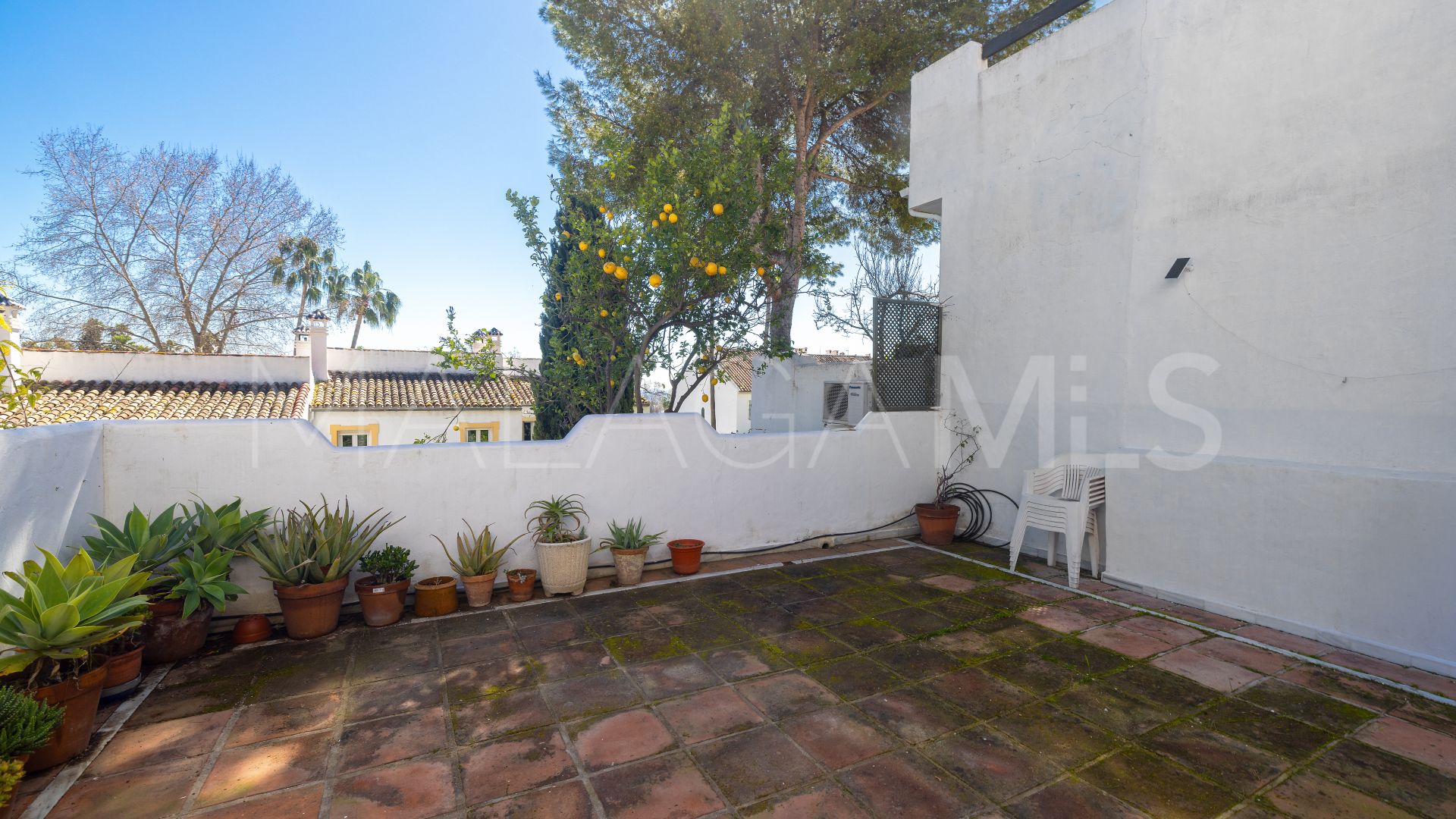 For sale El Capricho town house