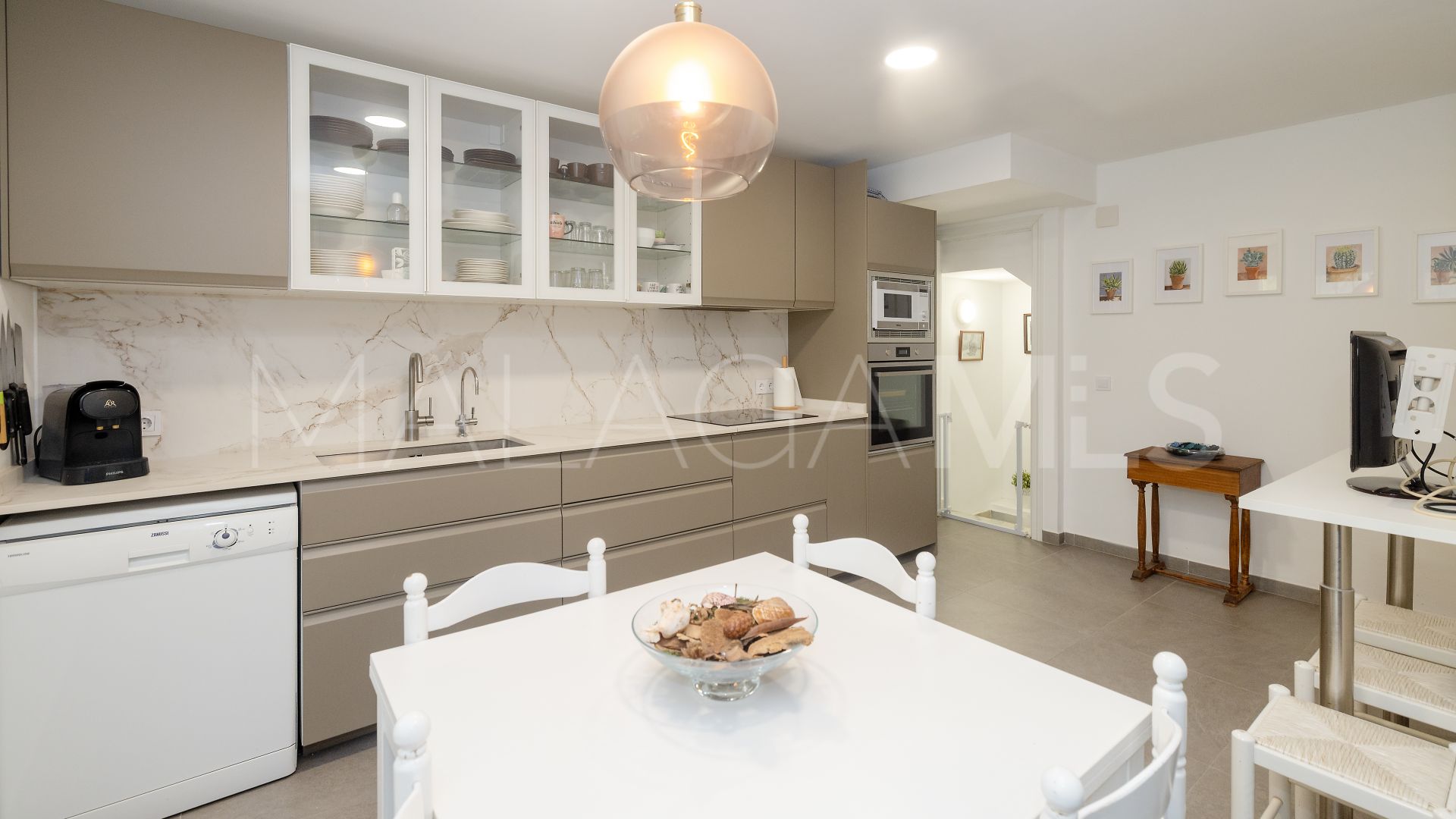 For sale El Capricho town house