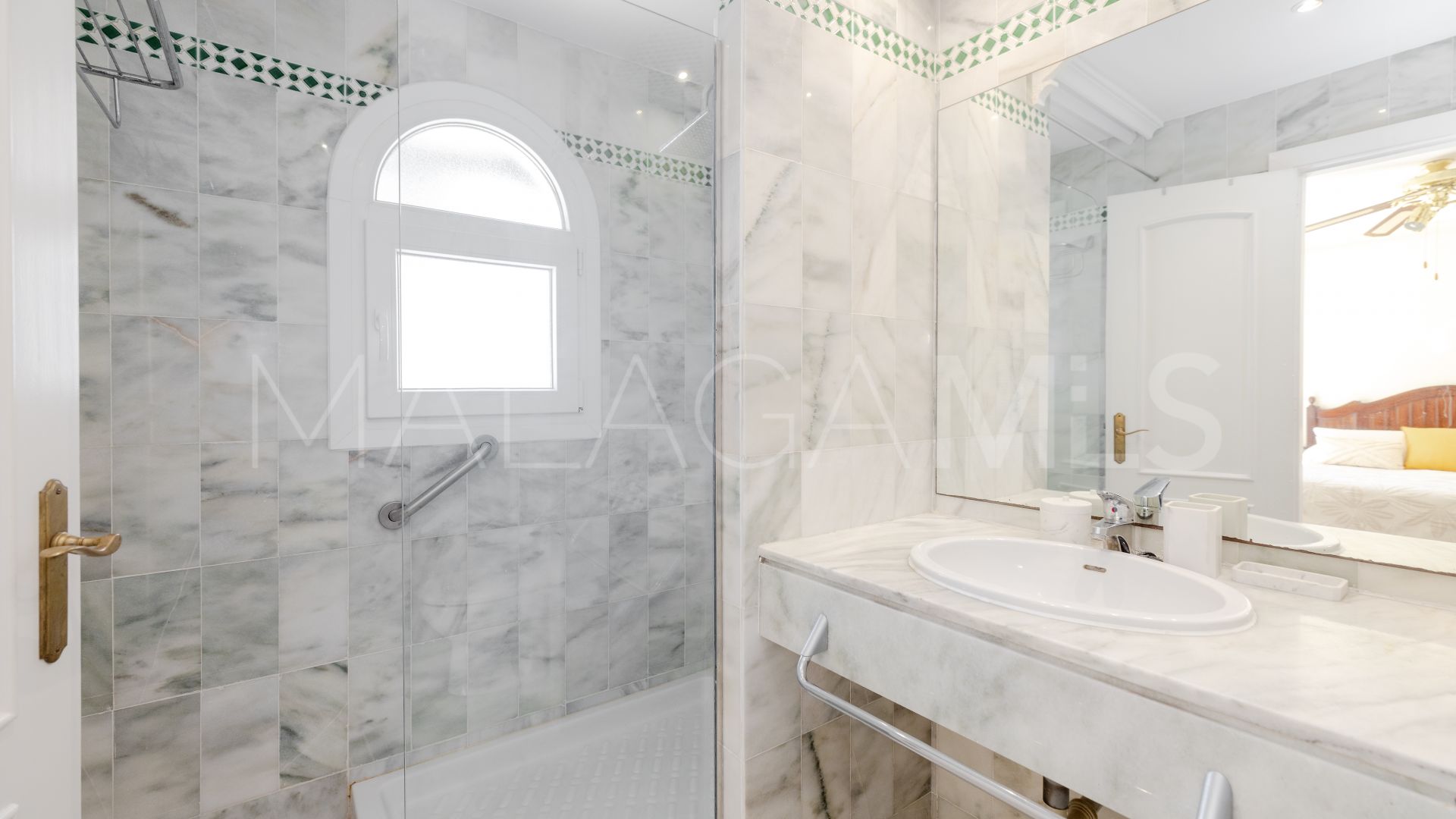 For sale El Capricho town house