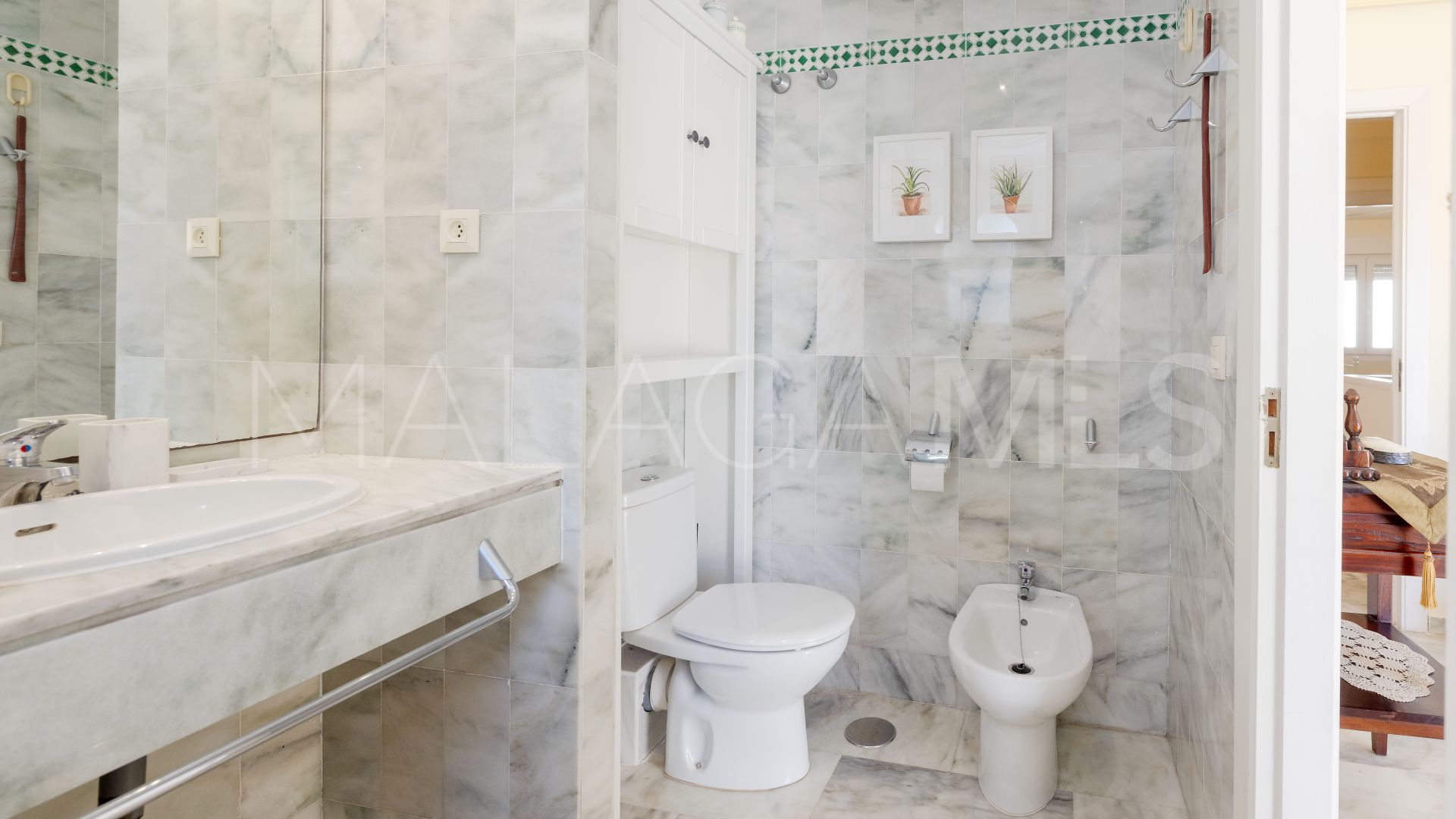 For sale El Capricho town house