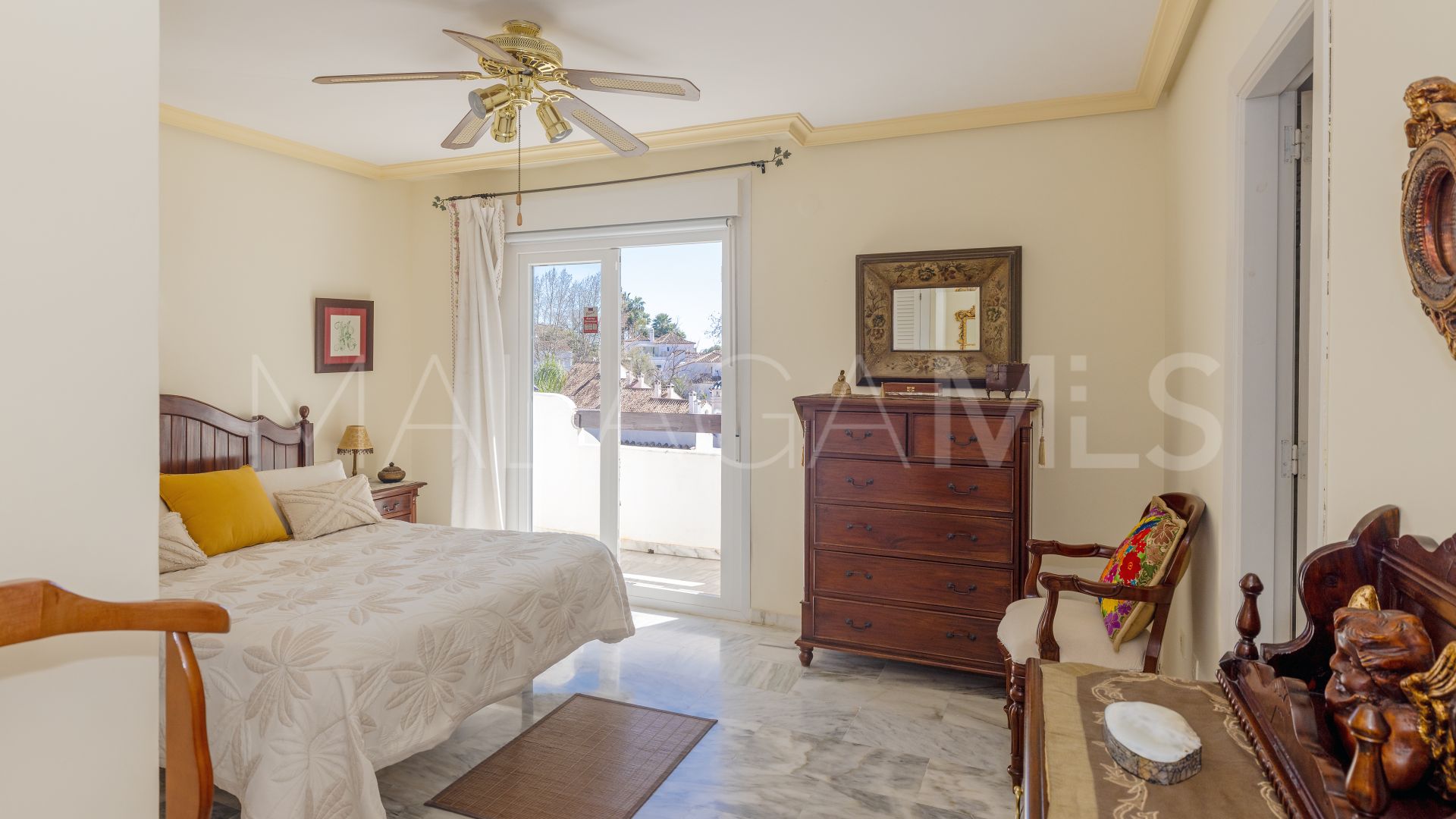 For sale El Capricho town house