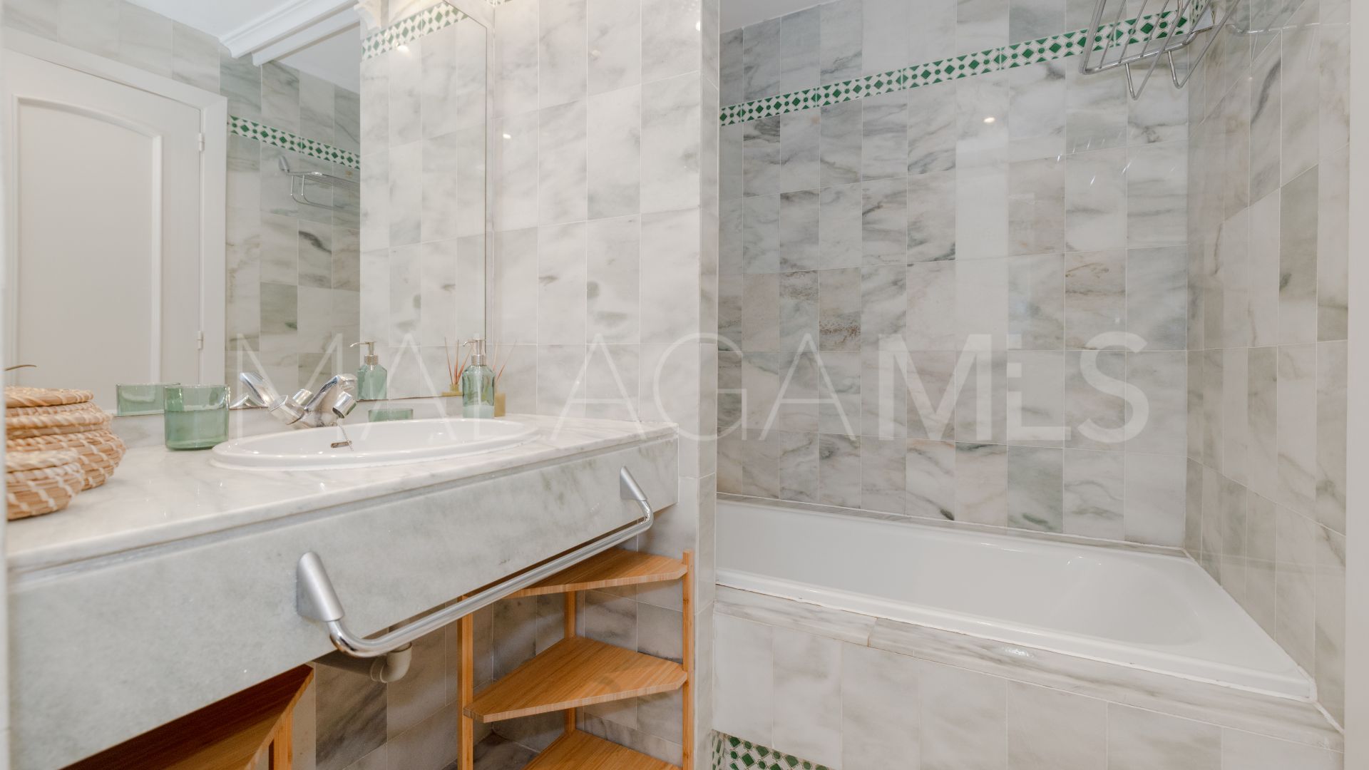 For sale El Capricho town house