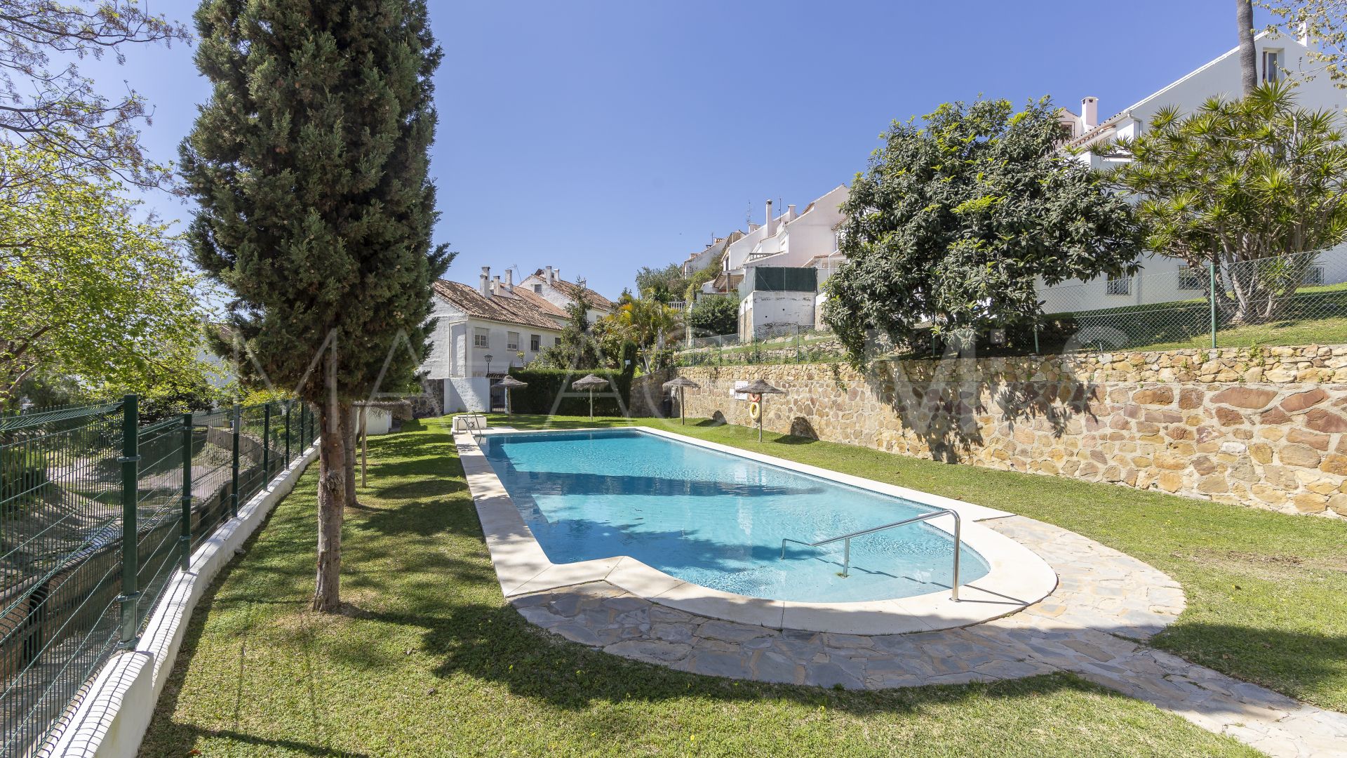 For sale El Capricho town house