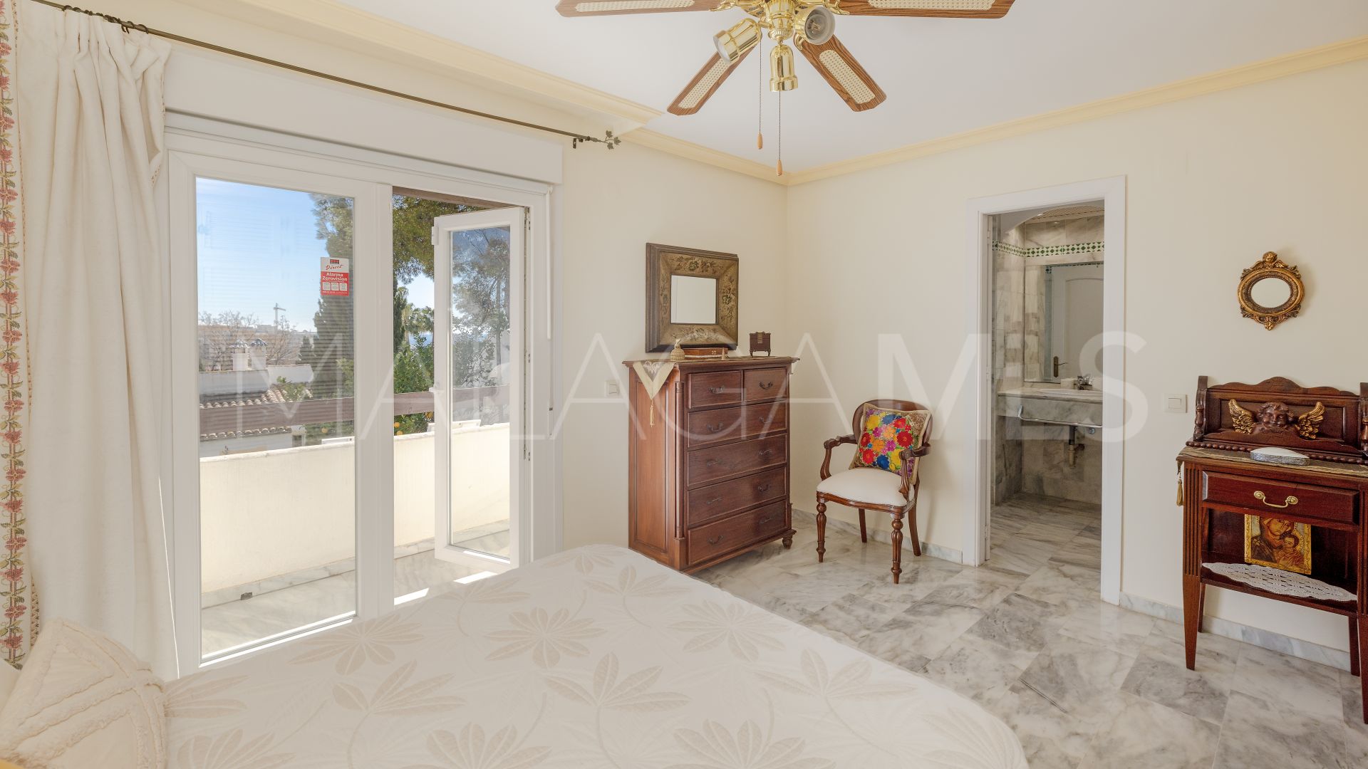 For sale El Capricho town house