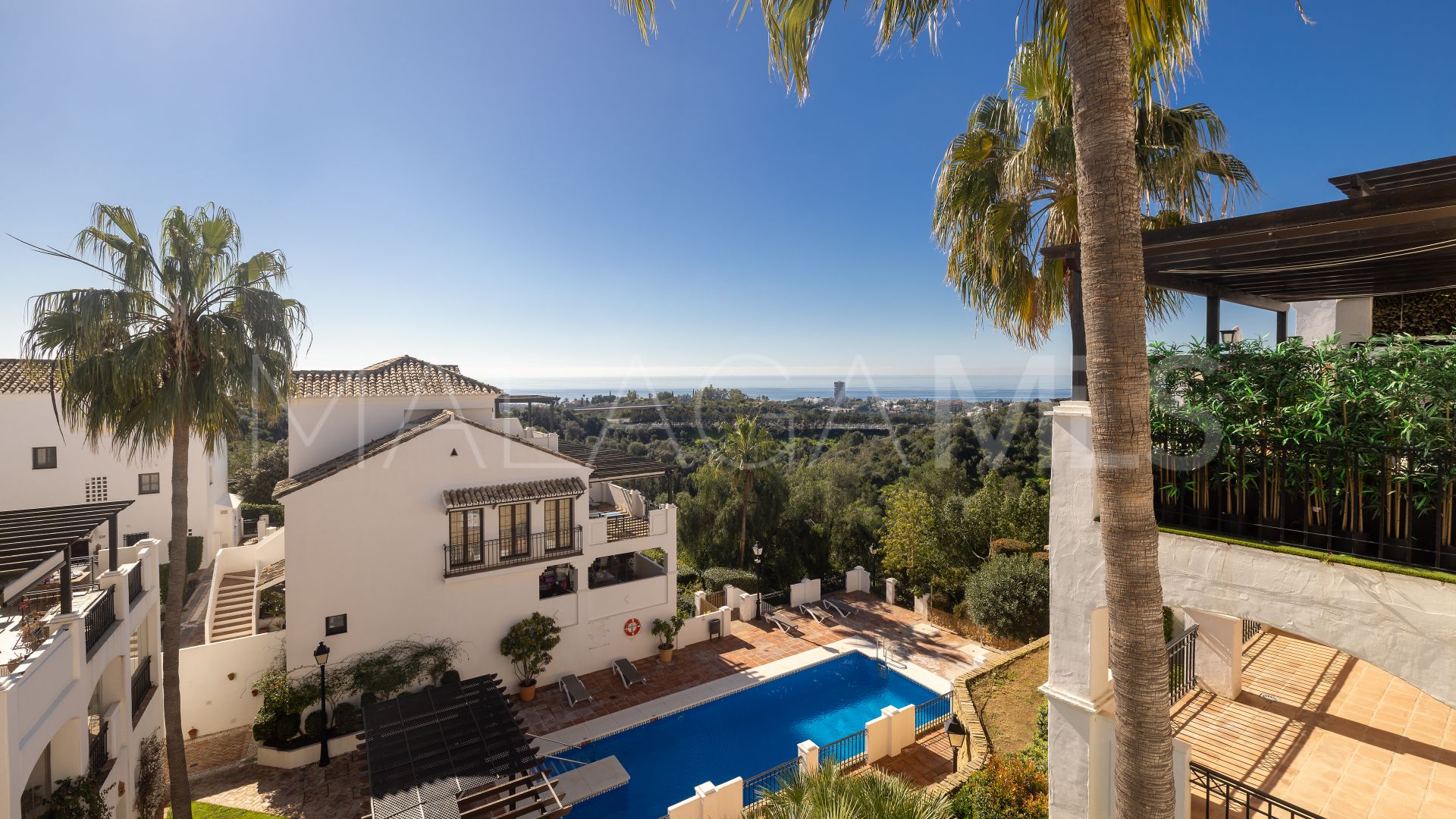 Tvåvånings takvåning for sale in Los Altos de los Monteros