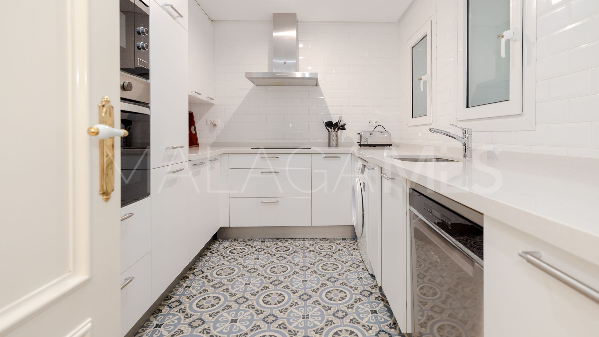 2 bedrooms ground floor apartment for sale in White Pearl Beach