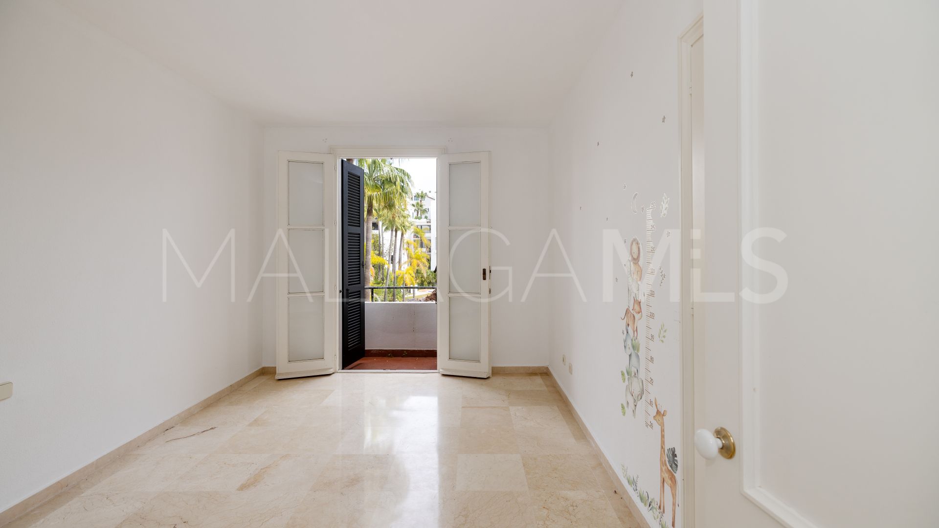 Se vende apartamento with 3 bedrooms in Jardines de las Golondrinas