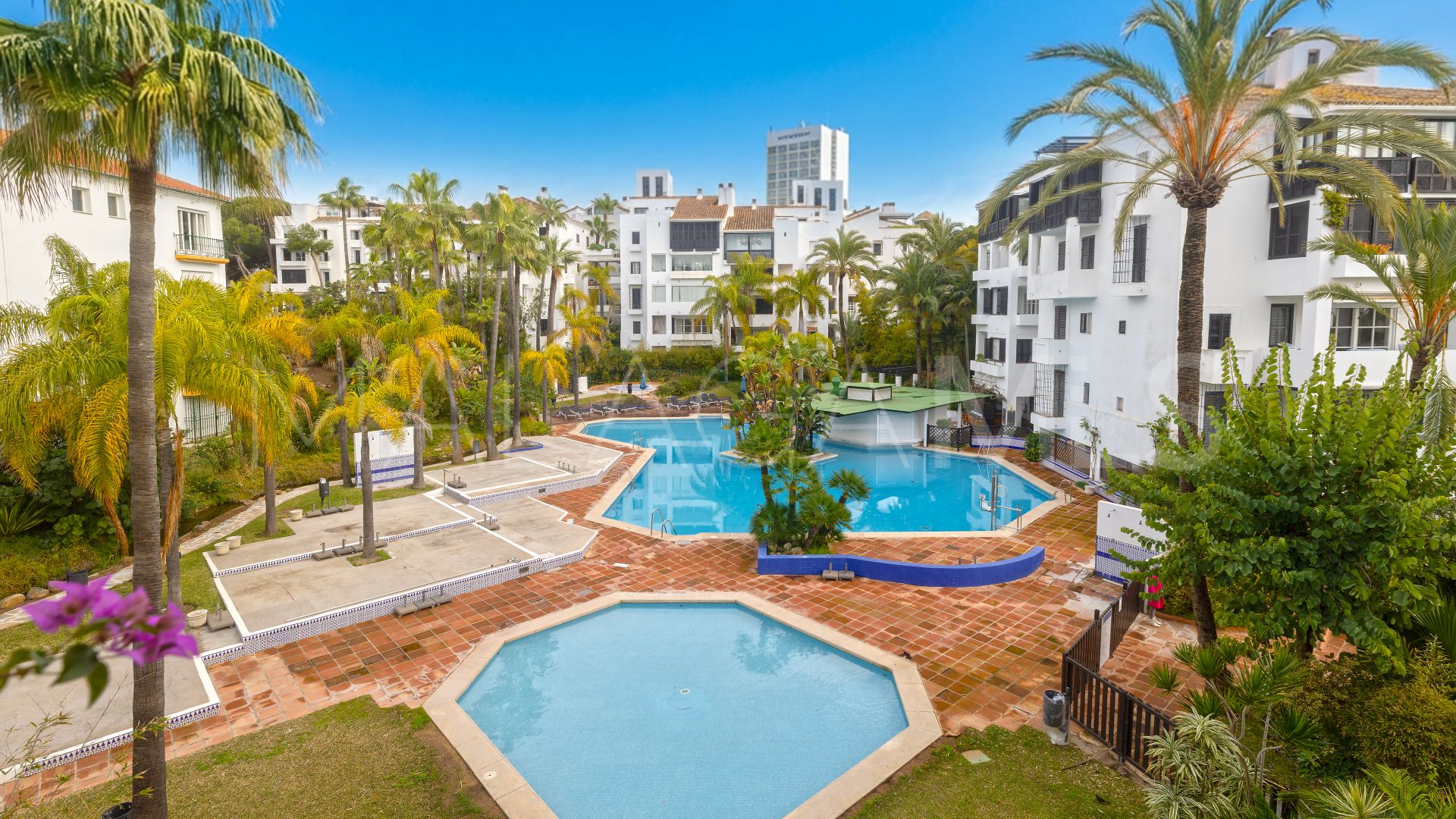 Se vende apartamento with 3 bedrooms in Jardines de las Golondrinas