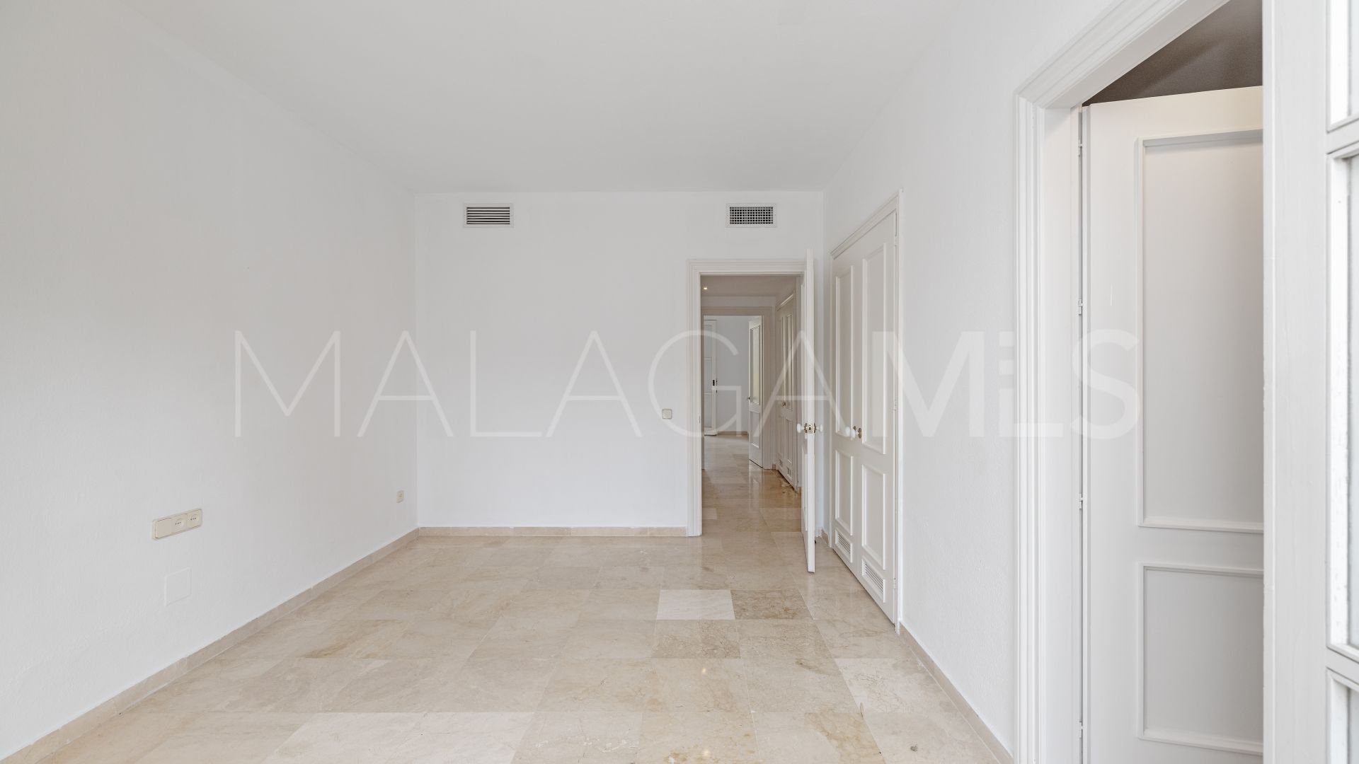 Se vende apartamento with 3 bedrooms in Jardines de las Golondrinas