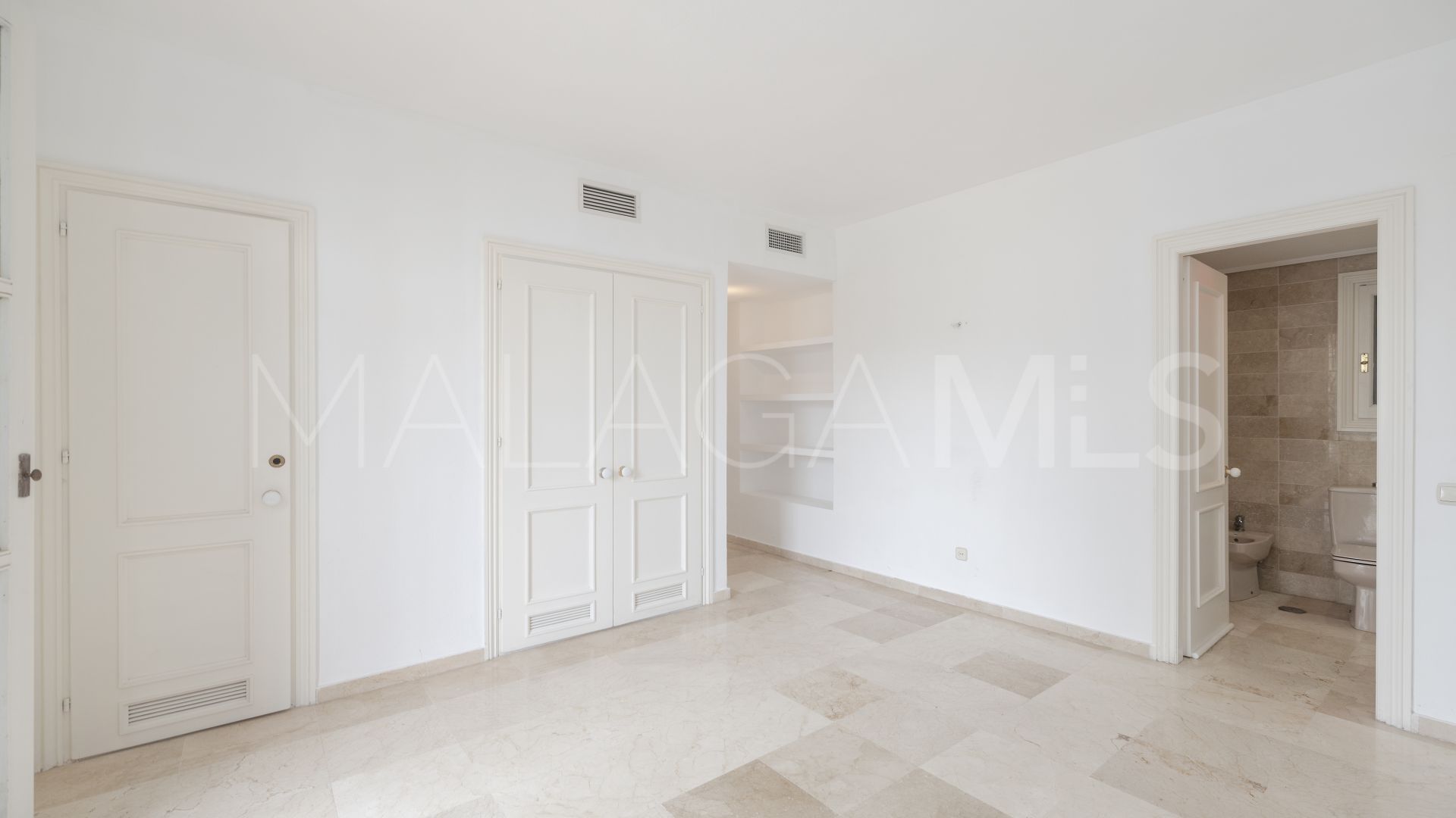 Se vende apartamento with 3 bedrooms in Jardines de las Golondrinas