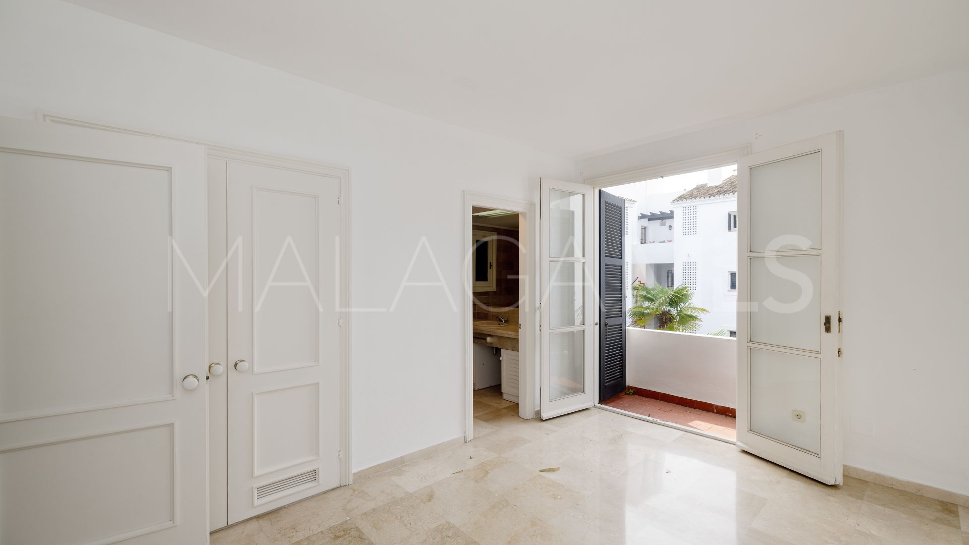 Se vende apartamento with 3 bedrooms in Jardines de las Golondrinas