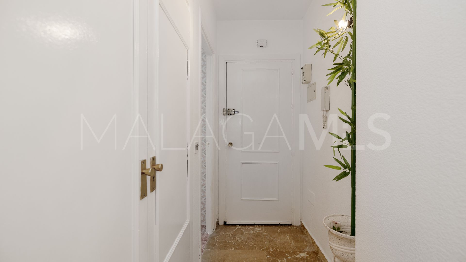 For sale Playa de la Fontanilla studio with 1 bedroom