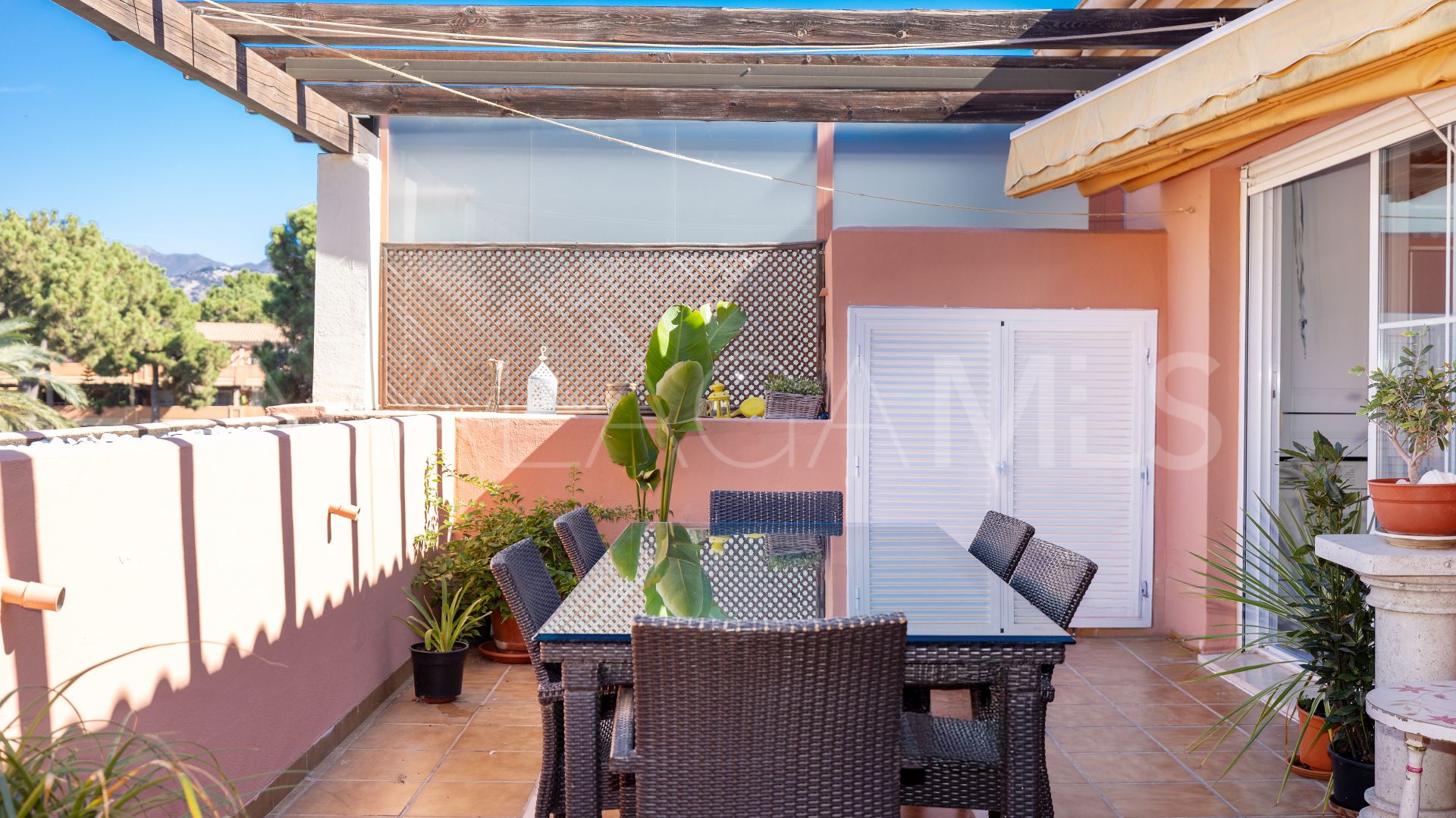 Takvåning for sale in Elviria
