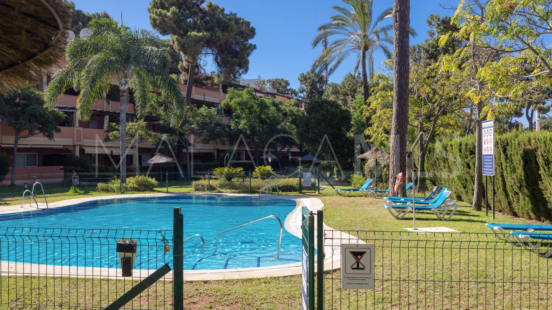 Takvåning for sale in Elviria