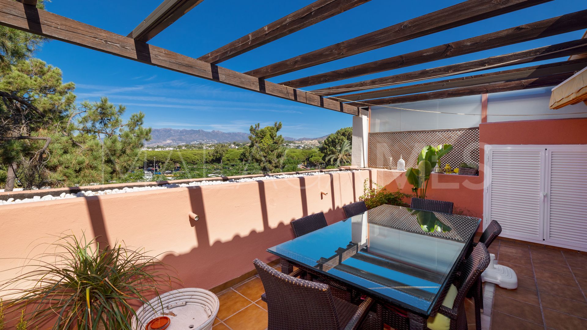 Takvåning for sale in Elviria