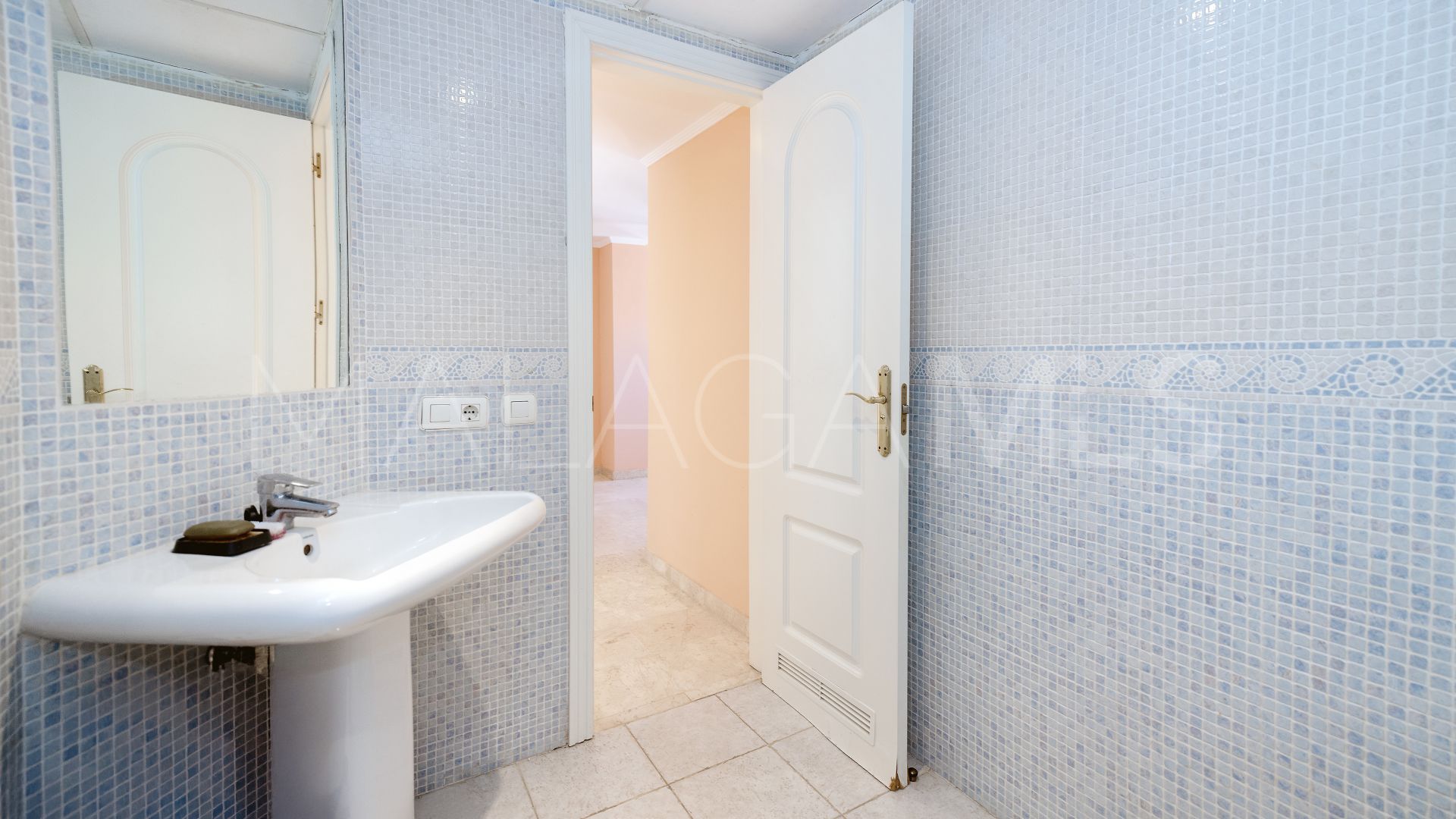 Takvåning for sale in Elviria