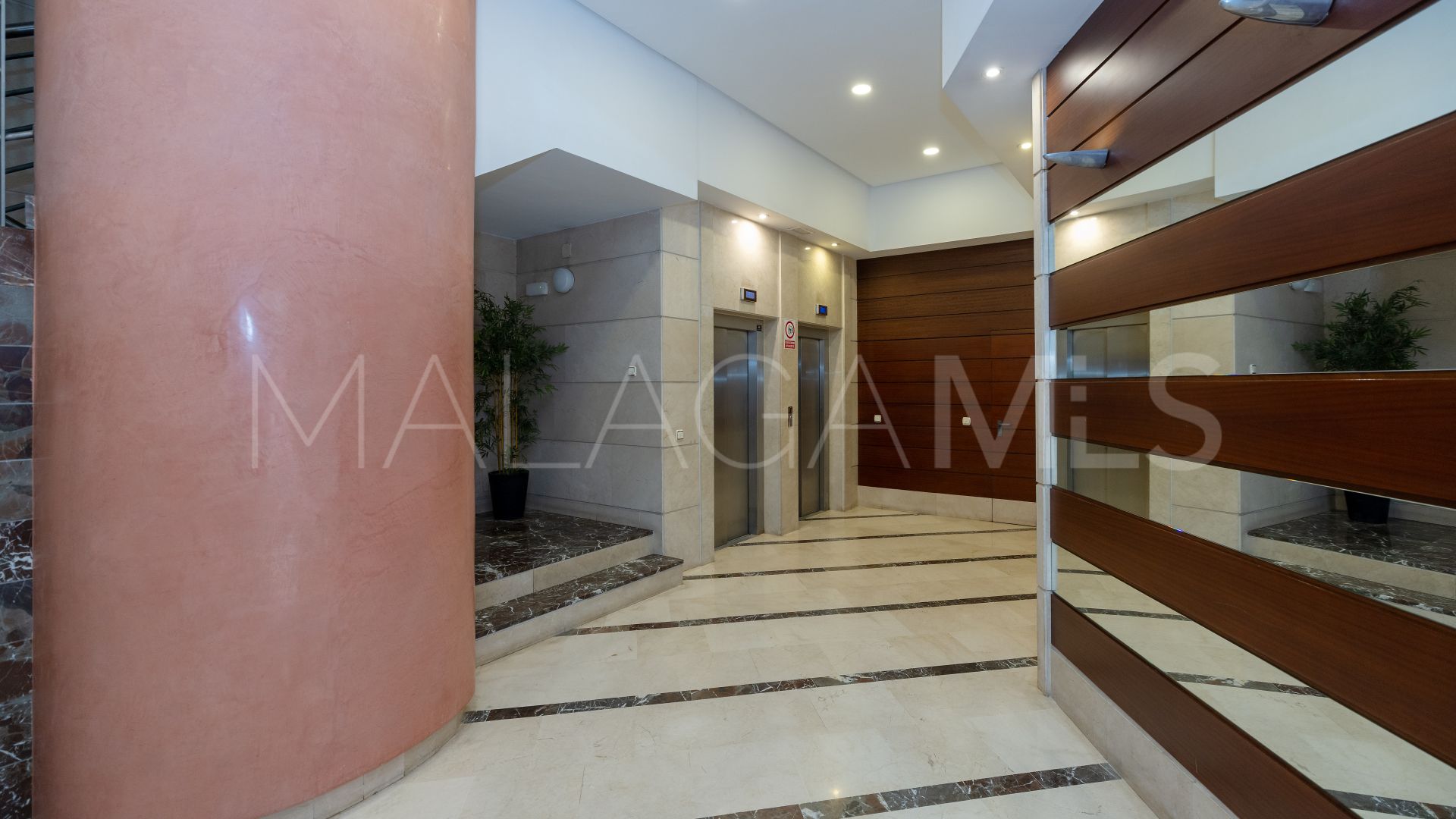 Lägenhet for sale in Marbella City