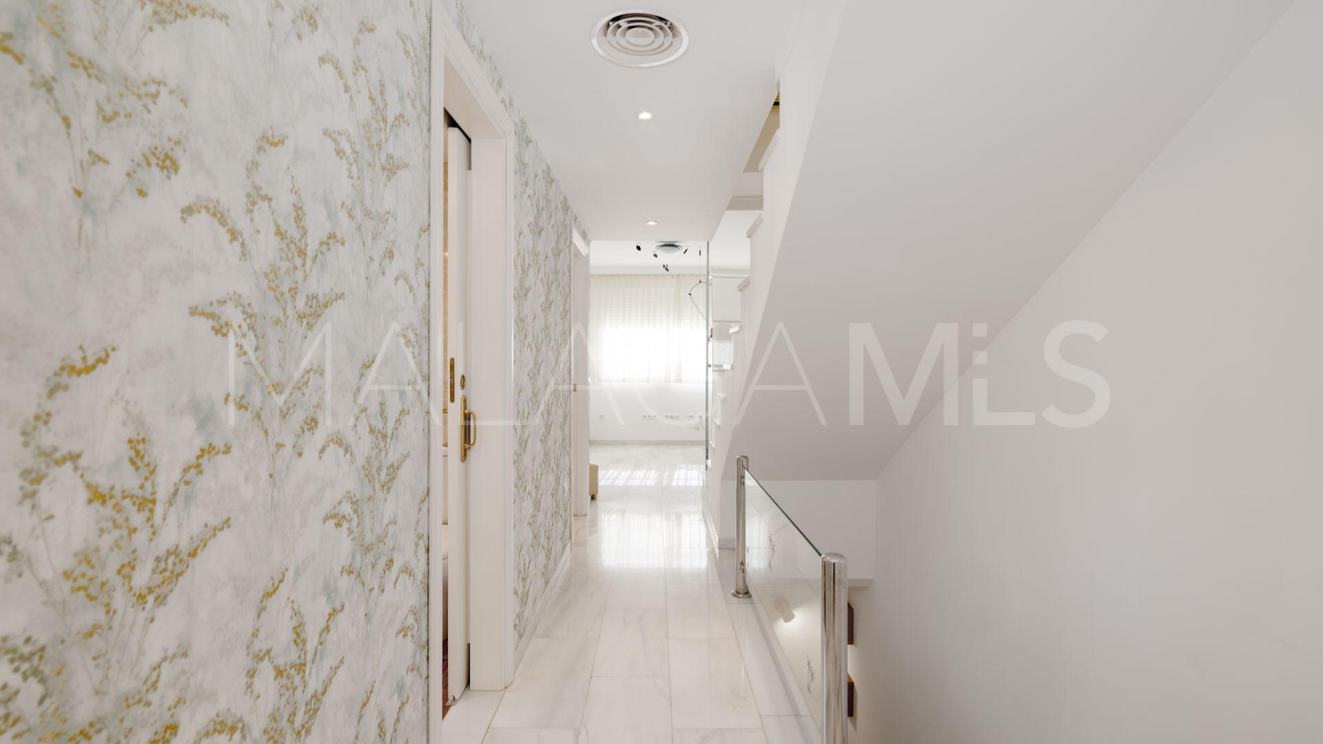 Parhus for sale in La Merced
