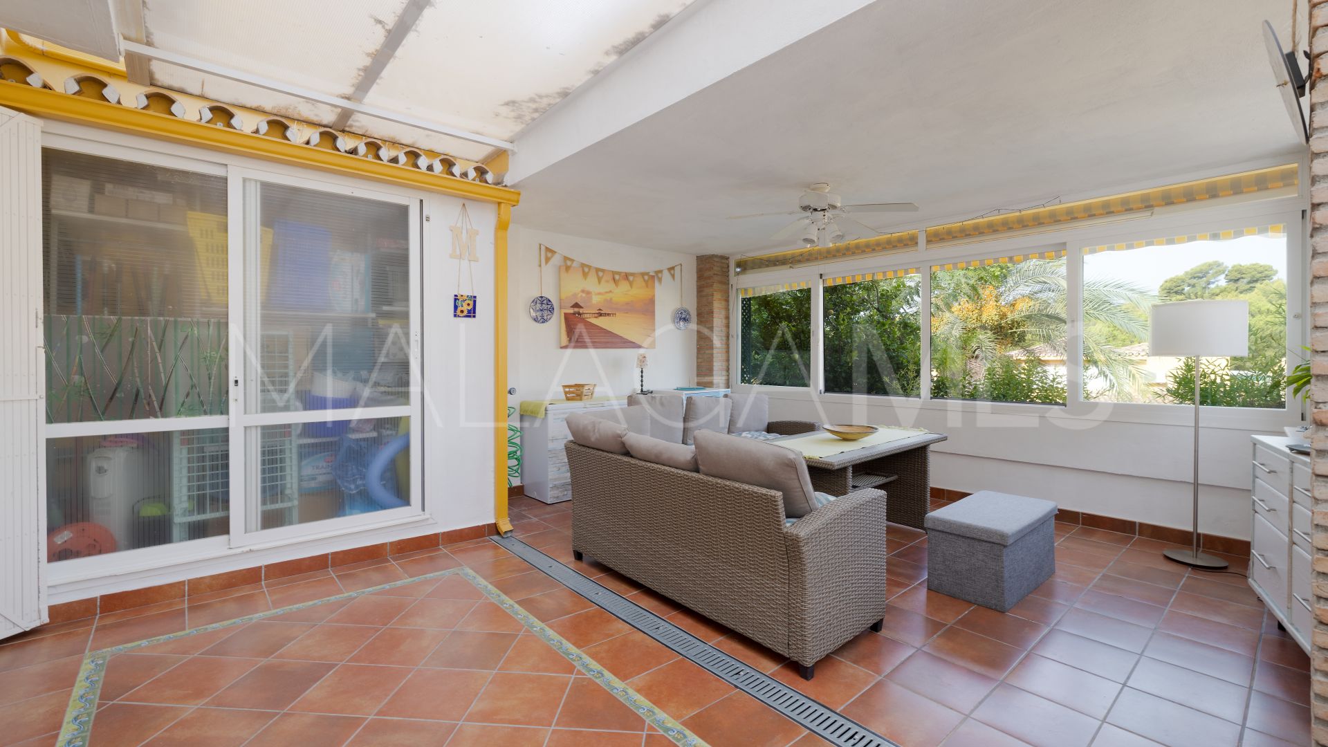 Parhus for sale in La Merced