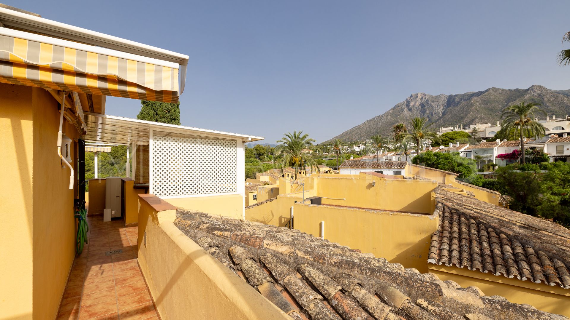 Parhus for sale in La Merced