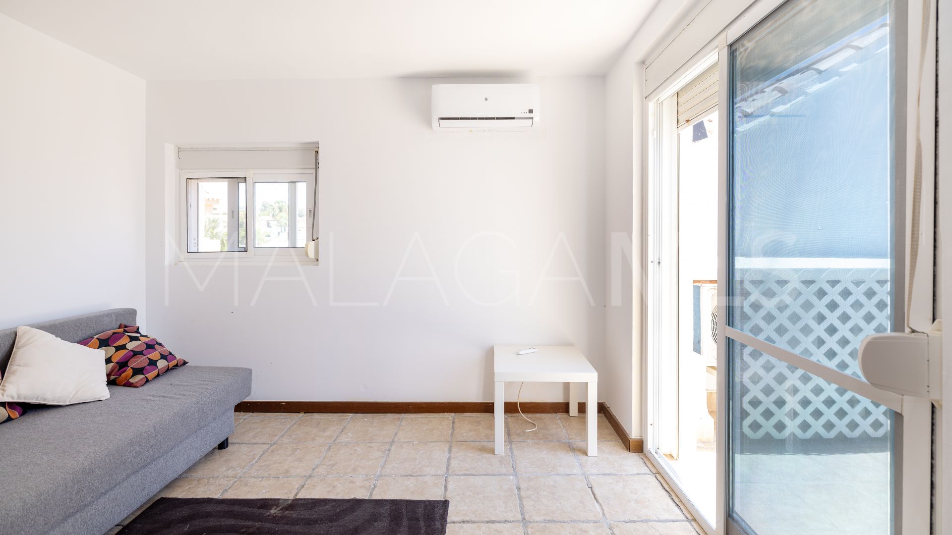 Adosado a la venta in Las Chapas with 4 bedrooms