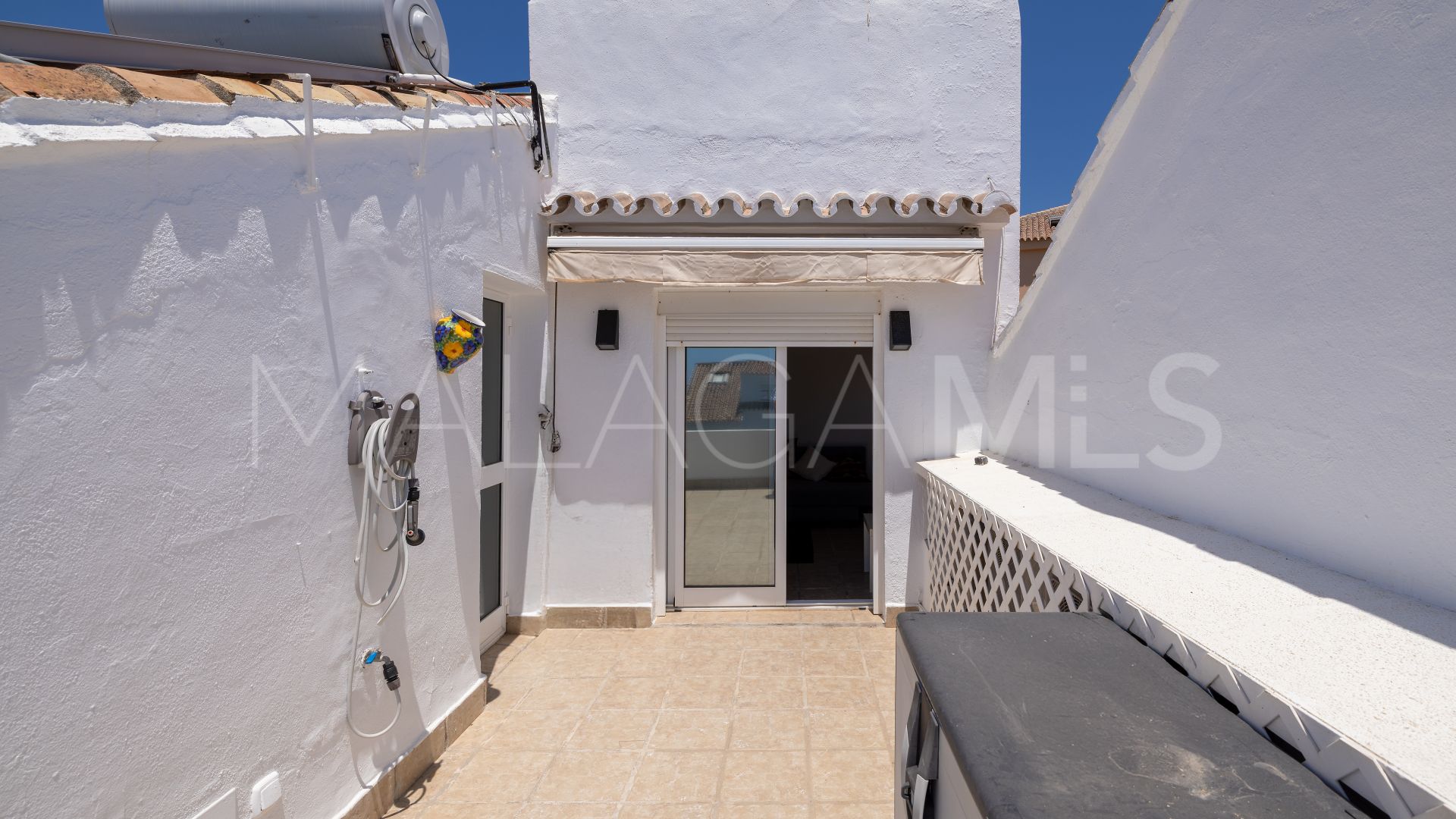 Adosado a la venta in Las Chapas with 4 bedrooms