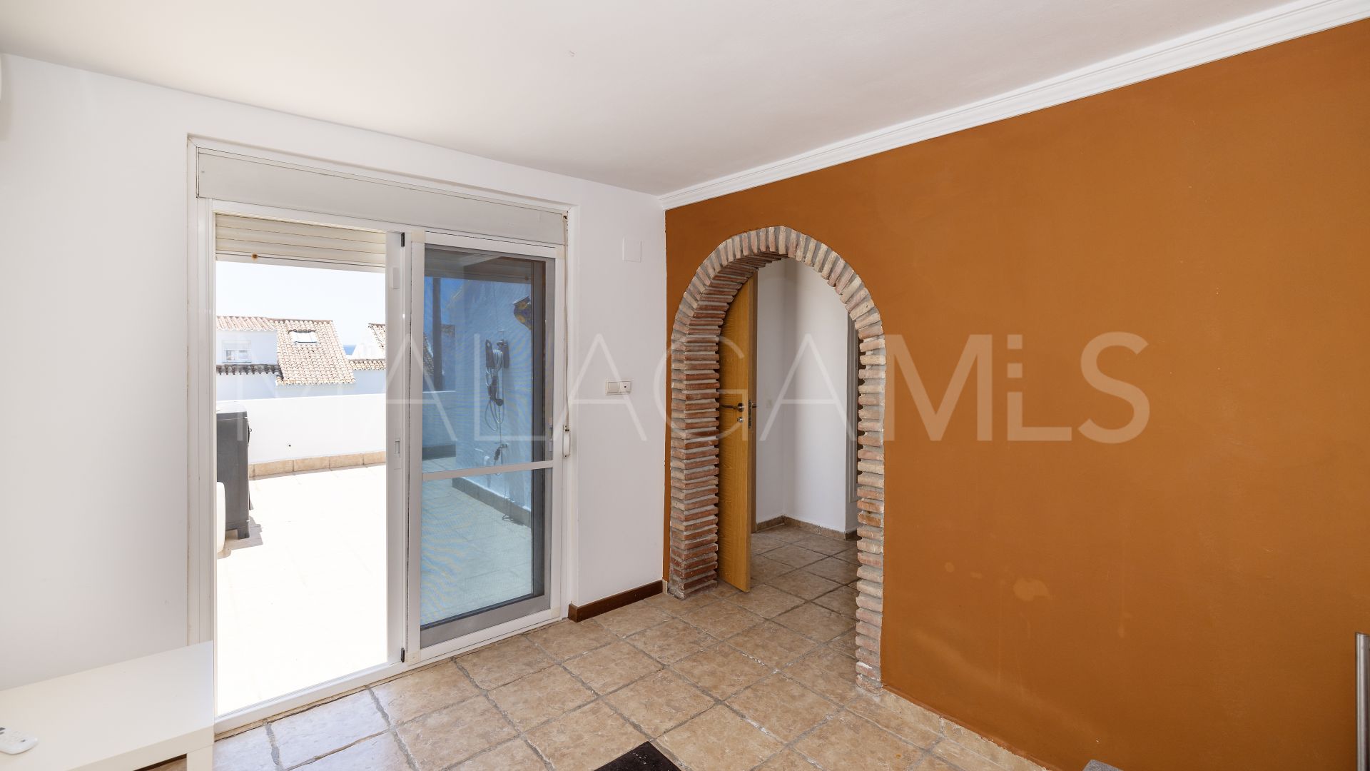 Adosado a la venta in Las Chapas with 4 bedrooms