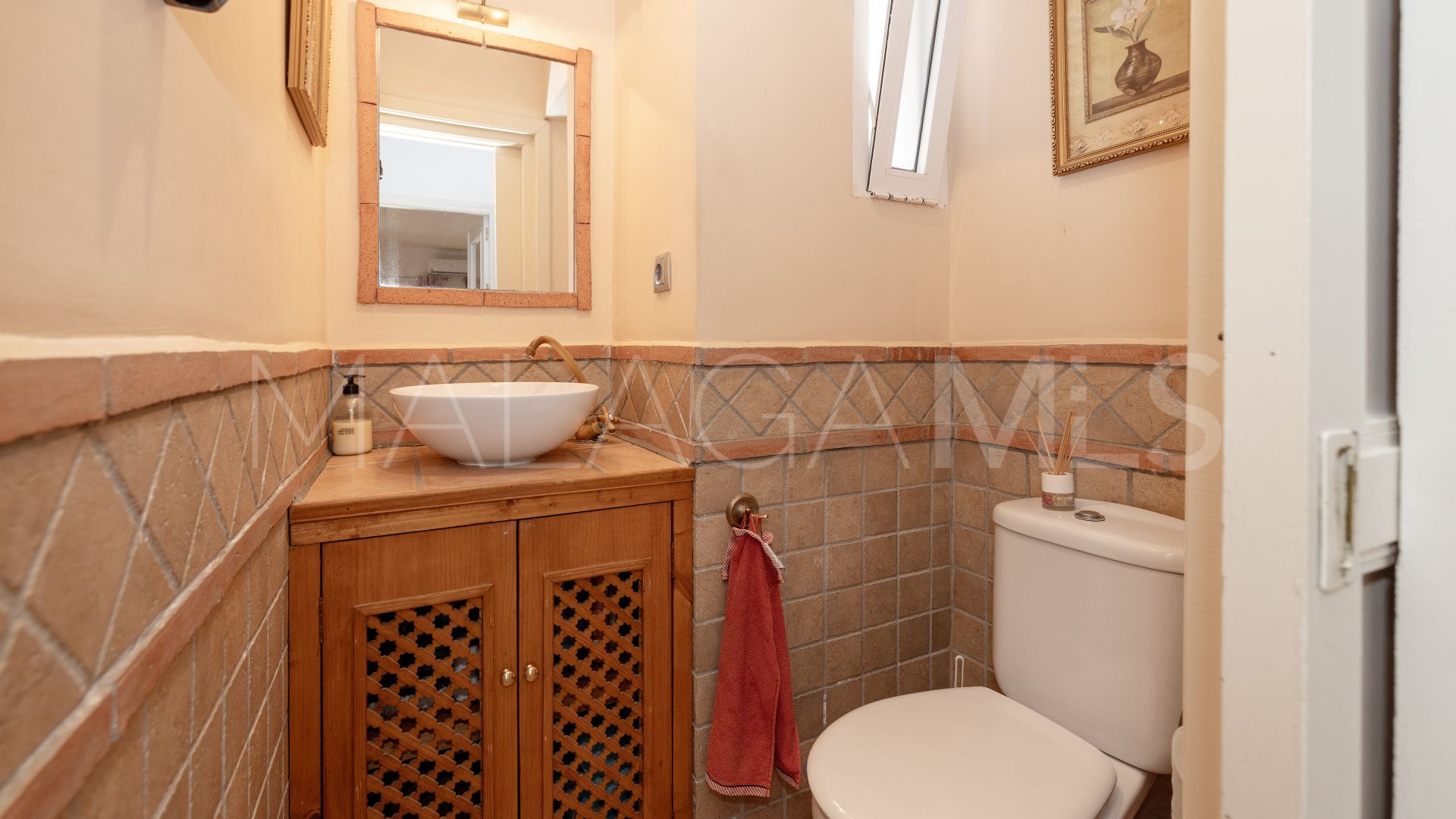 Adosado a la venta in Las Chapas with 4 bedrooms
