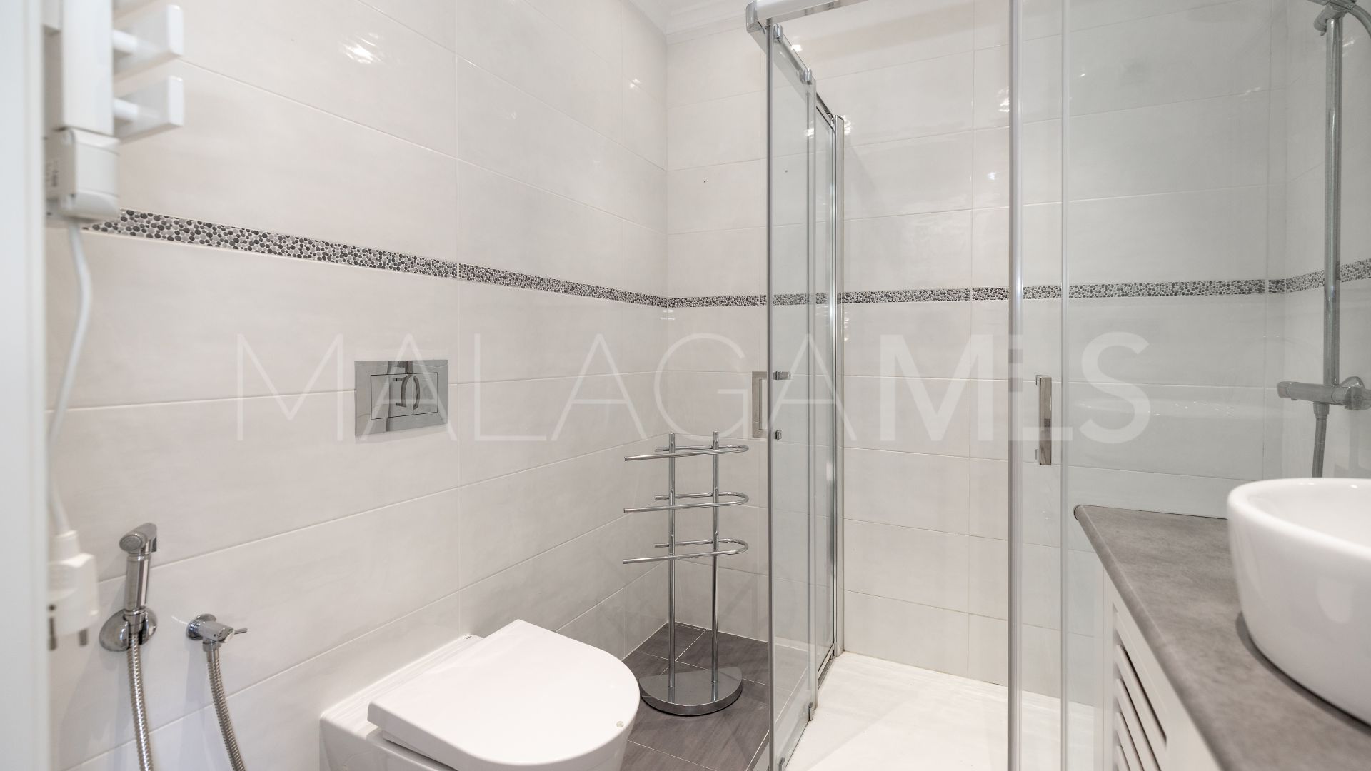 Adosado a la venta in Las Chapas with 4 bedrooms
