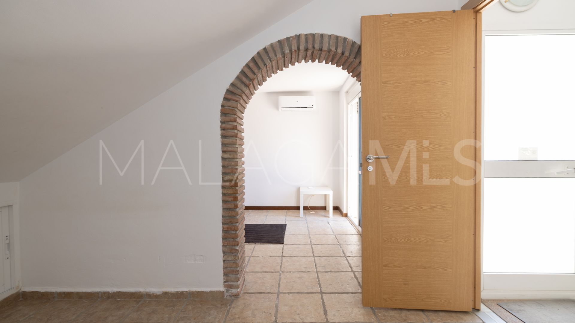 Adosado a la venta in Las Chapas with 4 bedrooms