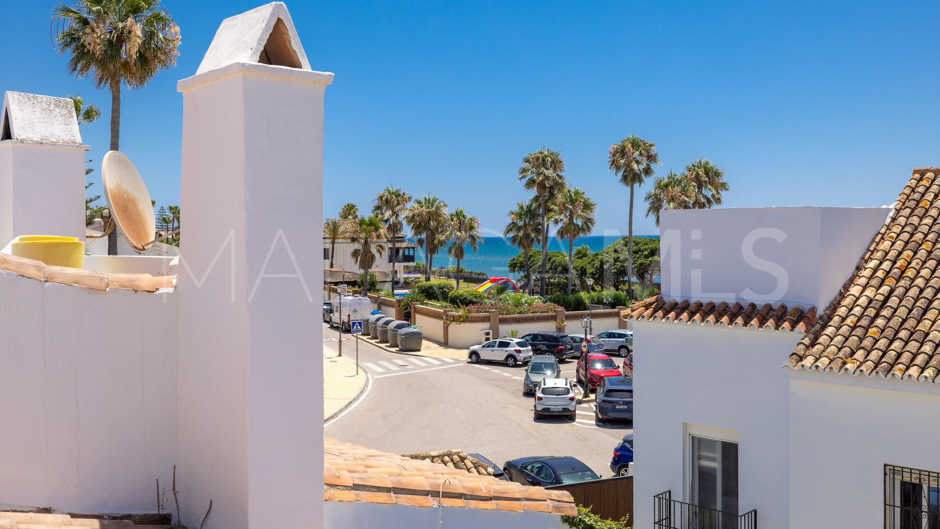Adosado a la venta in Las Chapas with 4 bedrooms