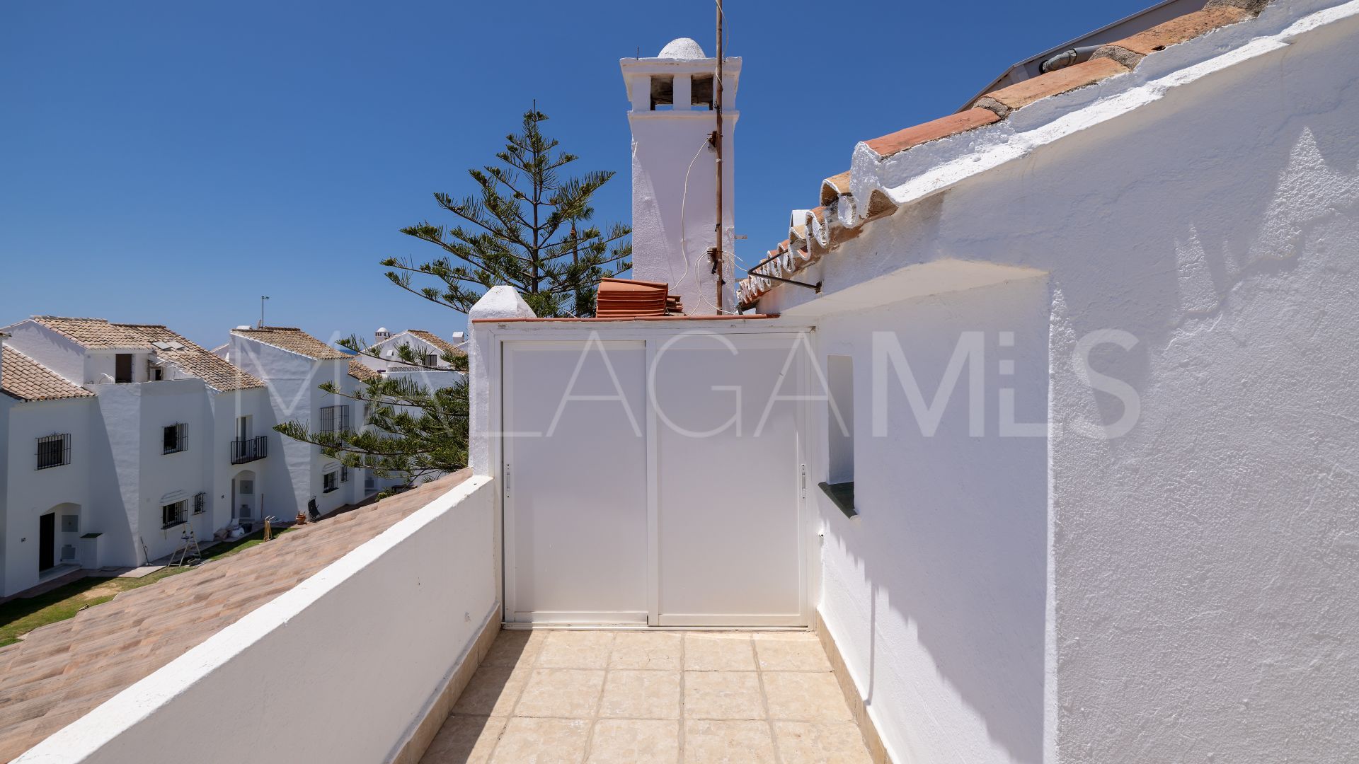 Adosado a la venta in Las Chapas with 4 bedrooms