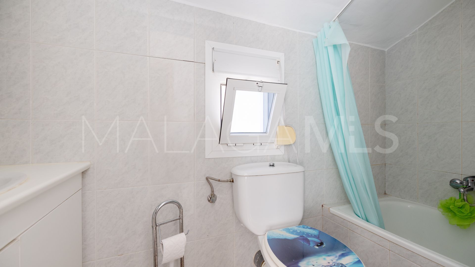 Adosado a la venta in Las Chapas with 4 bedrooms