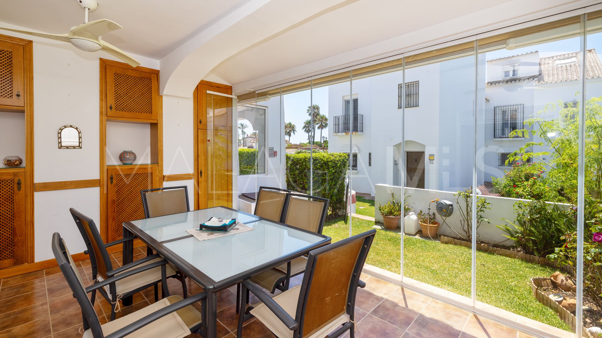 Adosado a la venta in Las Chapas with 4 bedrooms