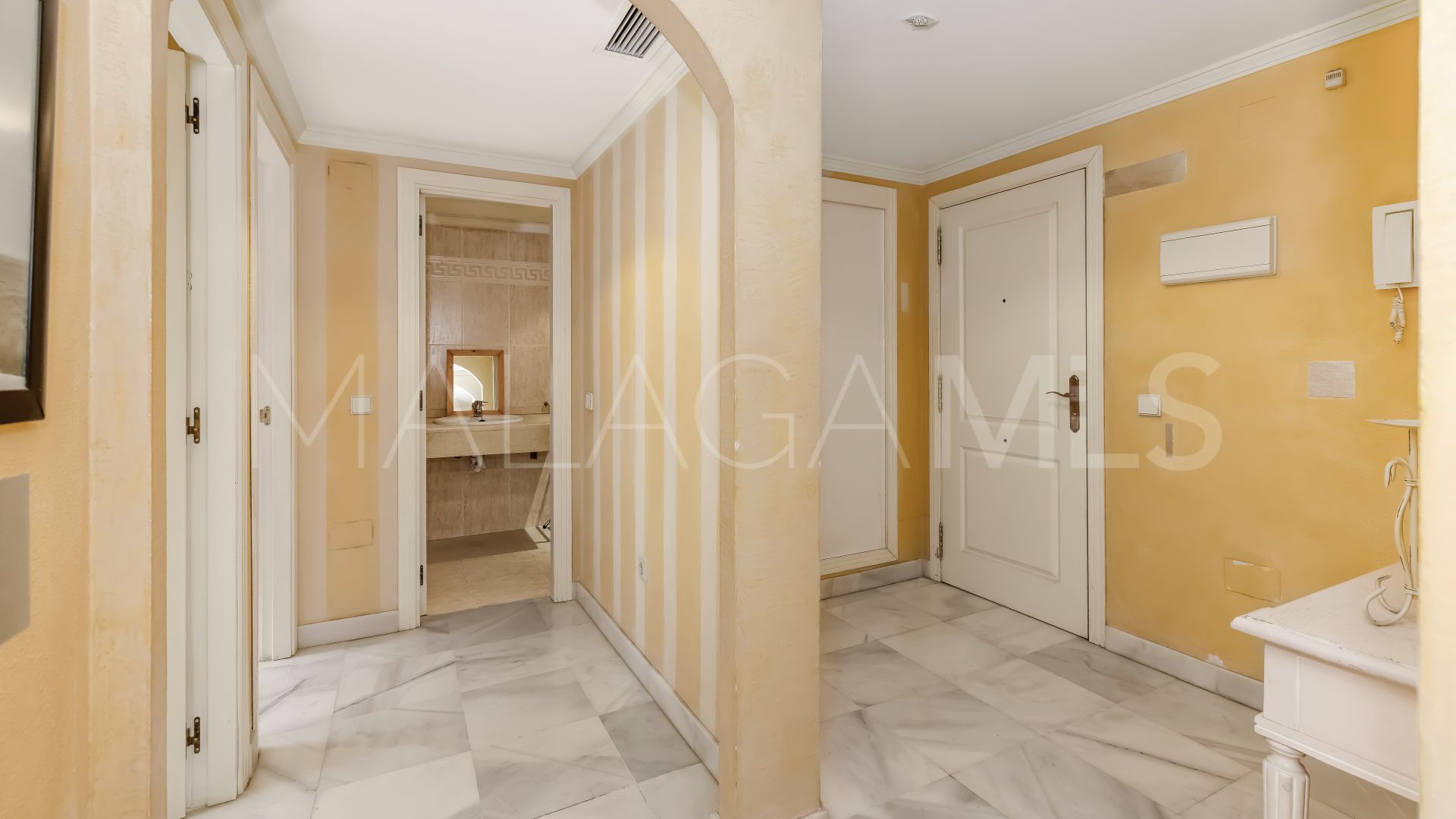 Buy Los Pinos de Nagüeles 3 bedrooms apartment