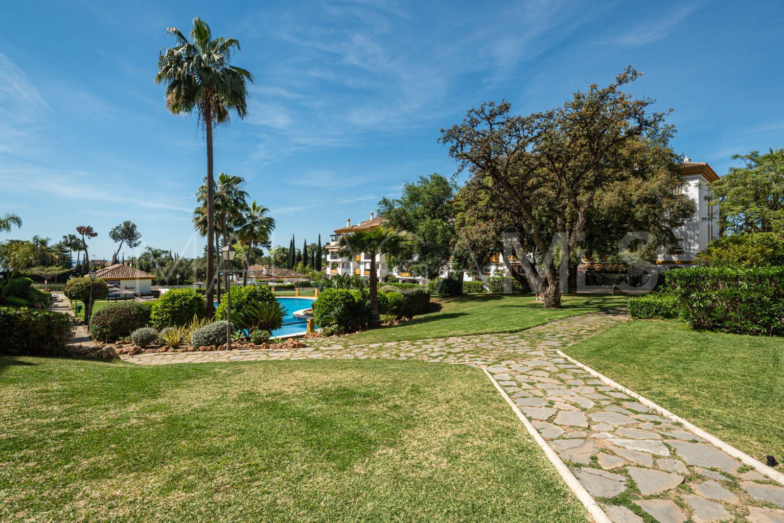 Buy Los Pinos de Nagüeles 3 bedrooms apartment