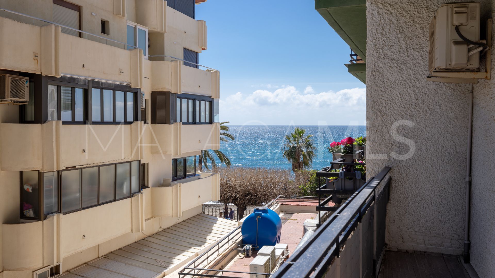 For sale apartment in Playa Bajadilla - Puertos