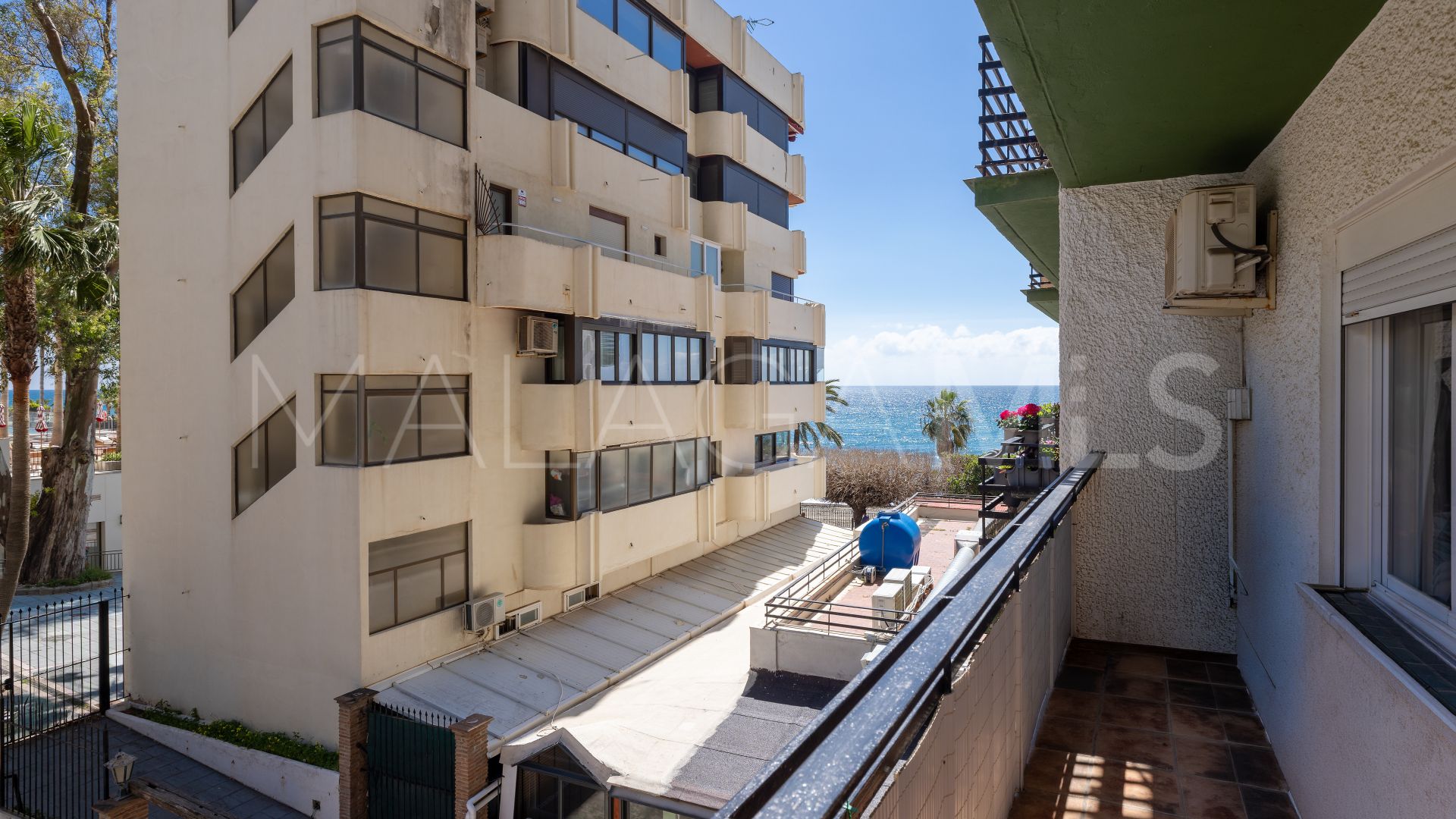 For sale apartment in Playa Bajadilla - Puertos