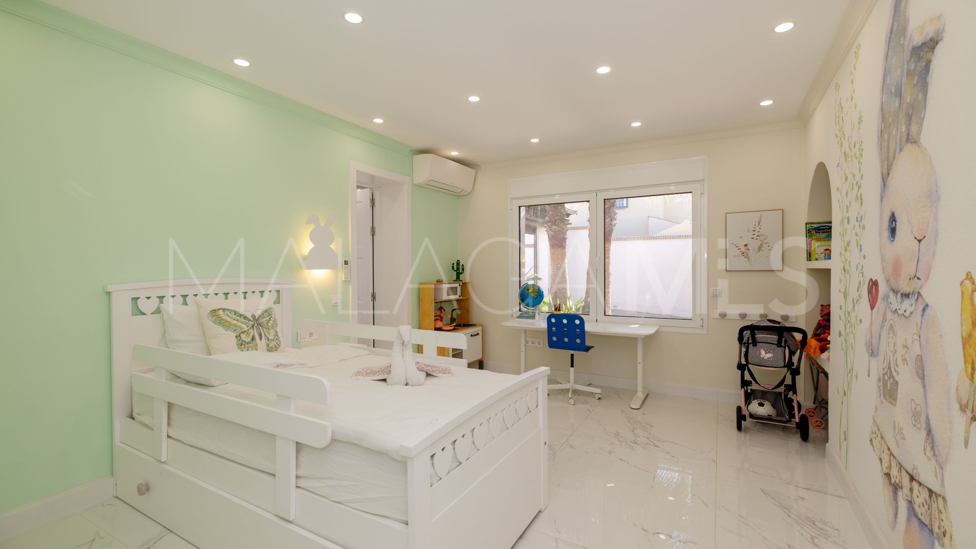 Rio Real, villa de 7 bedrooms for sale