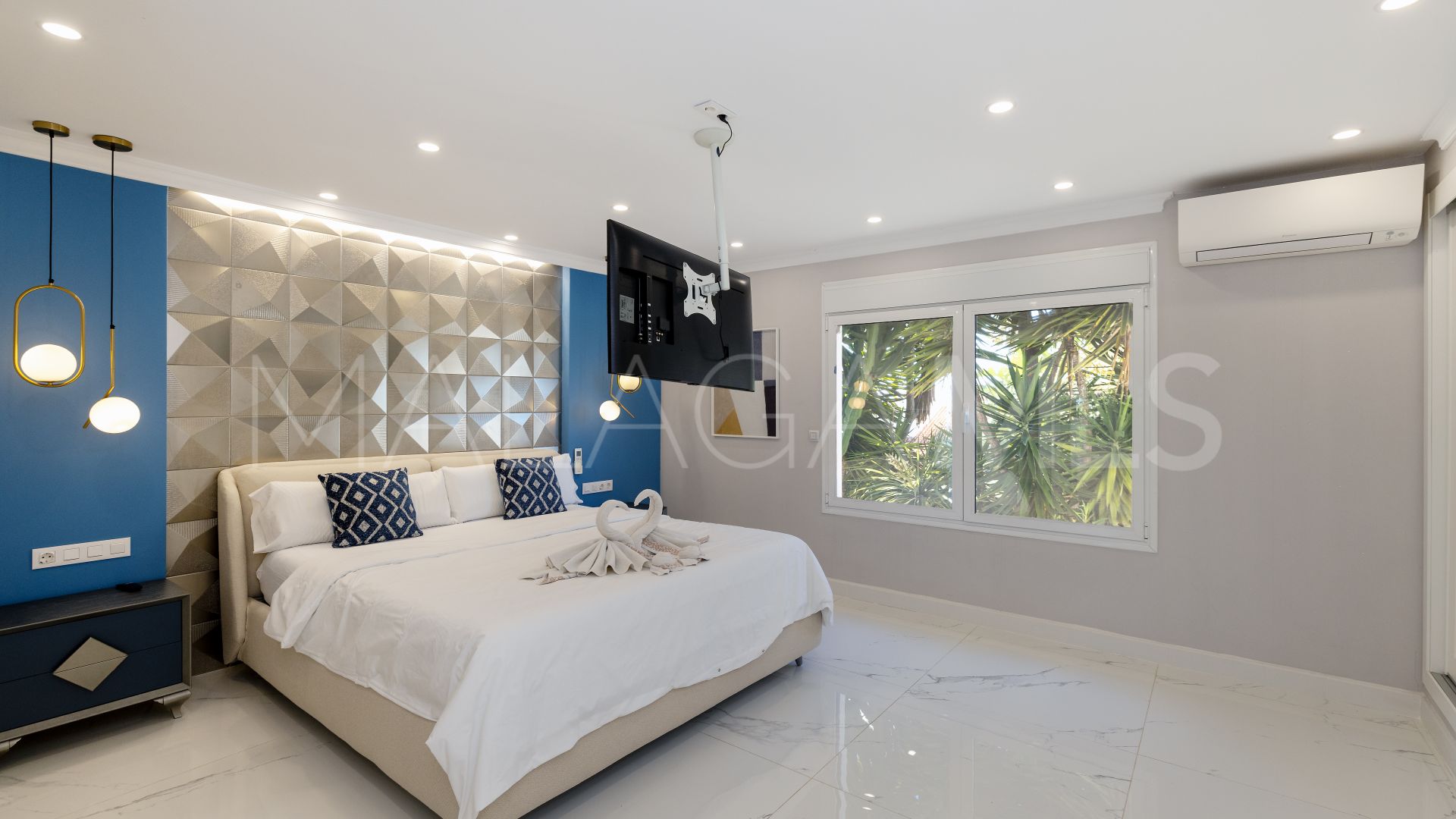 Rio Real, villa de 7 bedrooms for sale